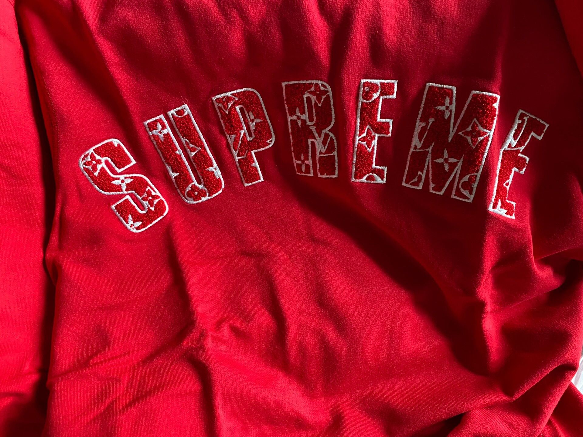 Louis Vuitton LV Supreme Red Sweatshirt XXS Size US XXS / EU 40 - 2 Thumbnail