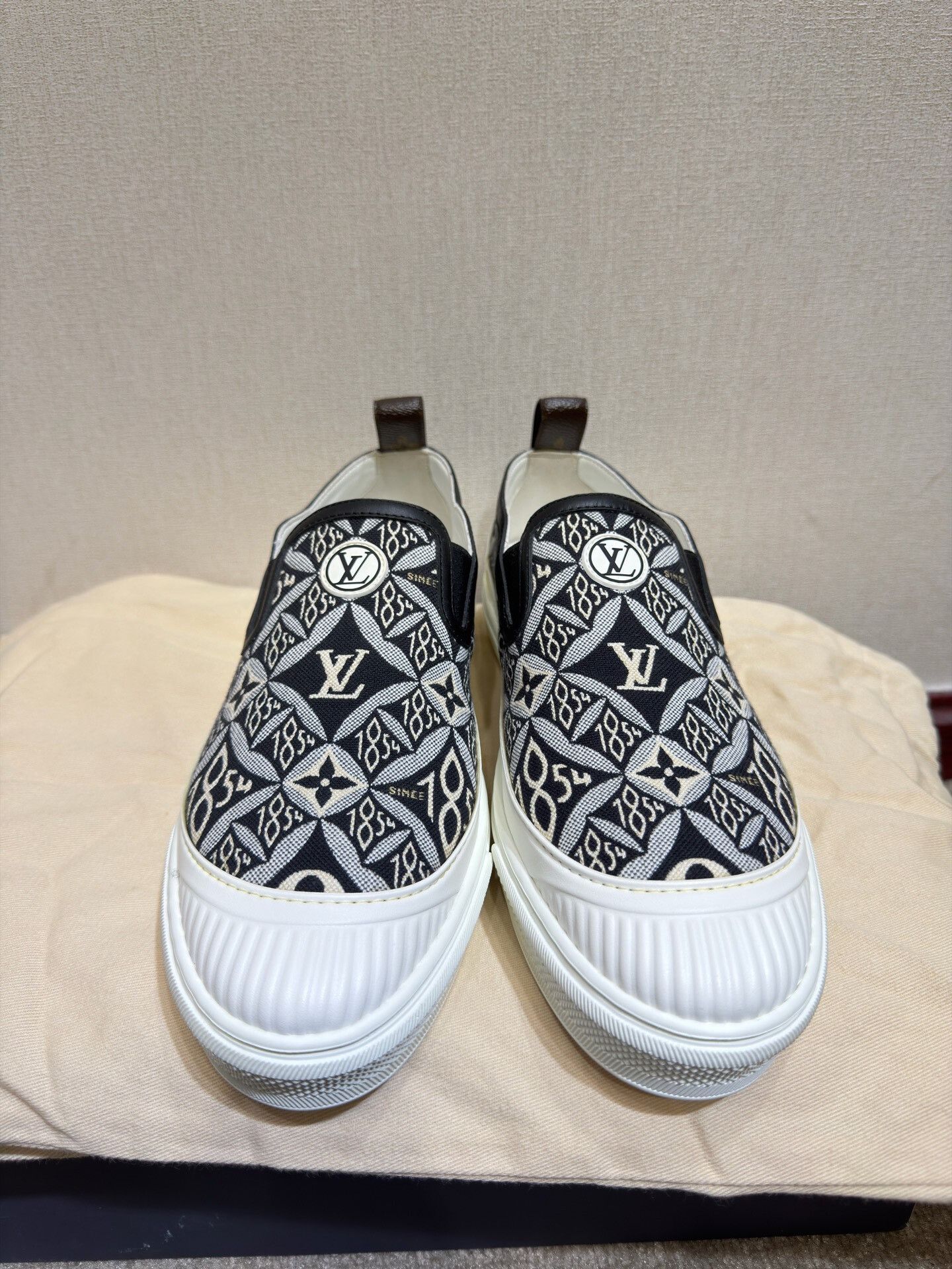 Louis Vuitton Louis Vuitton Limited Edition Slip-On Sneakers Size US 8 / EU 41 - 3 Thumbnail