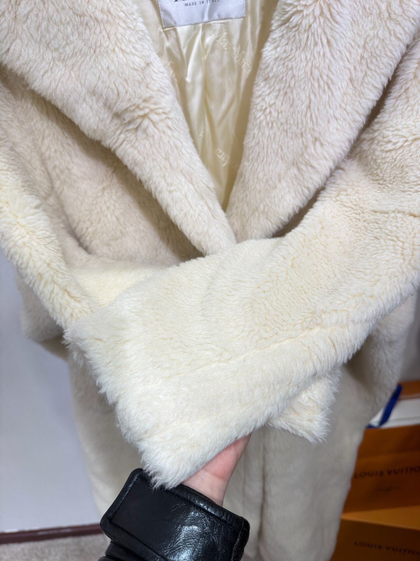 Max Mara Maxmara Teddy Collection White Coat Size S / US 4 / IT 40 - 4 Thumbnail