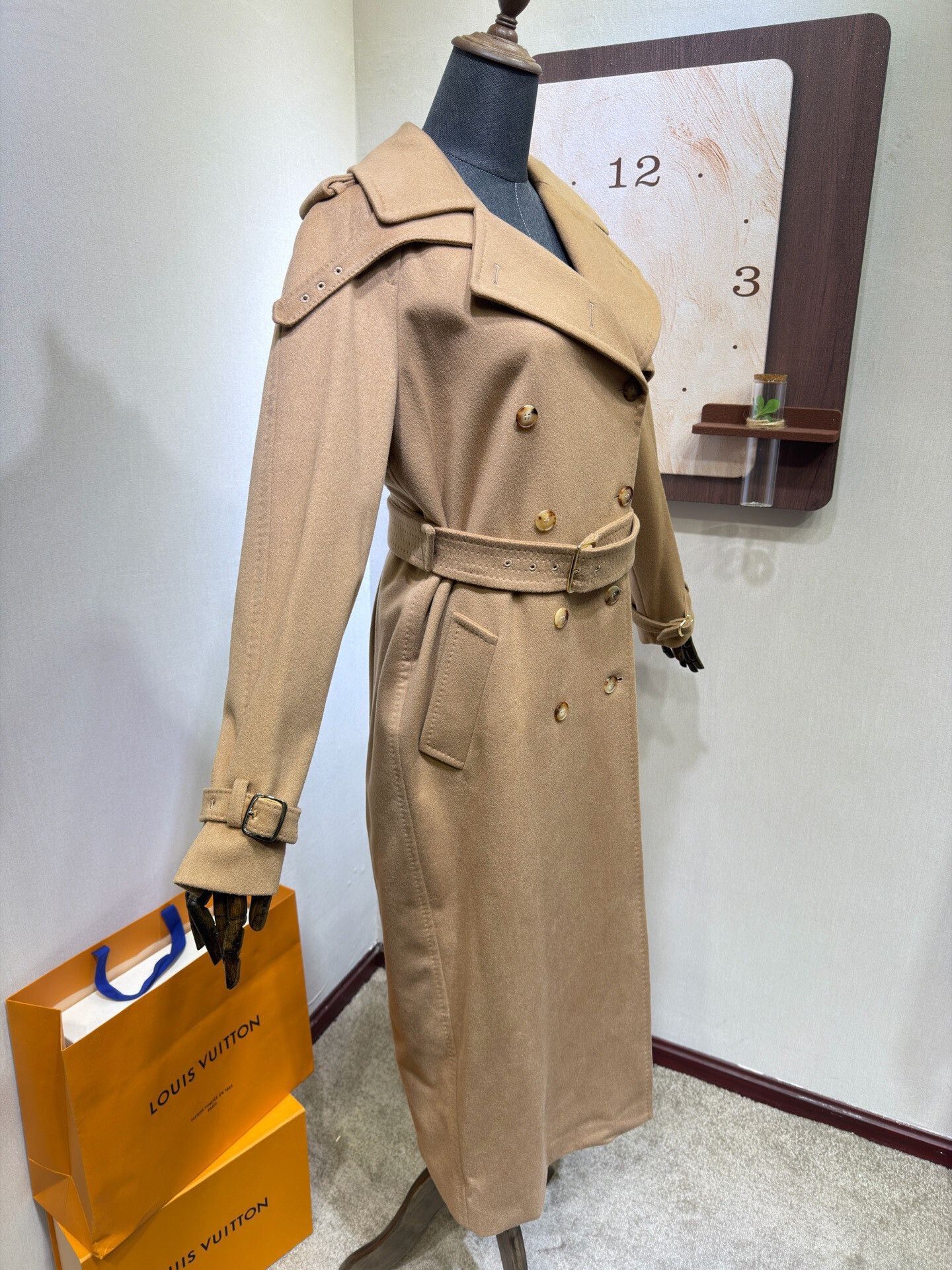 Max Mara Maxmara Camel Double-Breasted Wool Coat Size M / US 6-8 / IT 42-44 - 4 Thumbnail