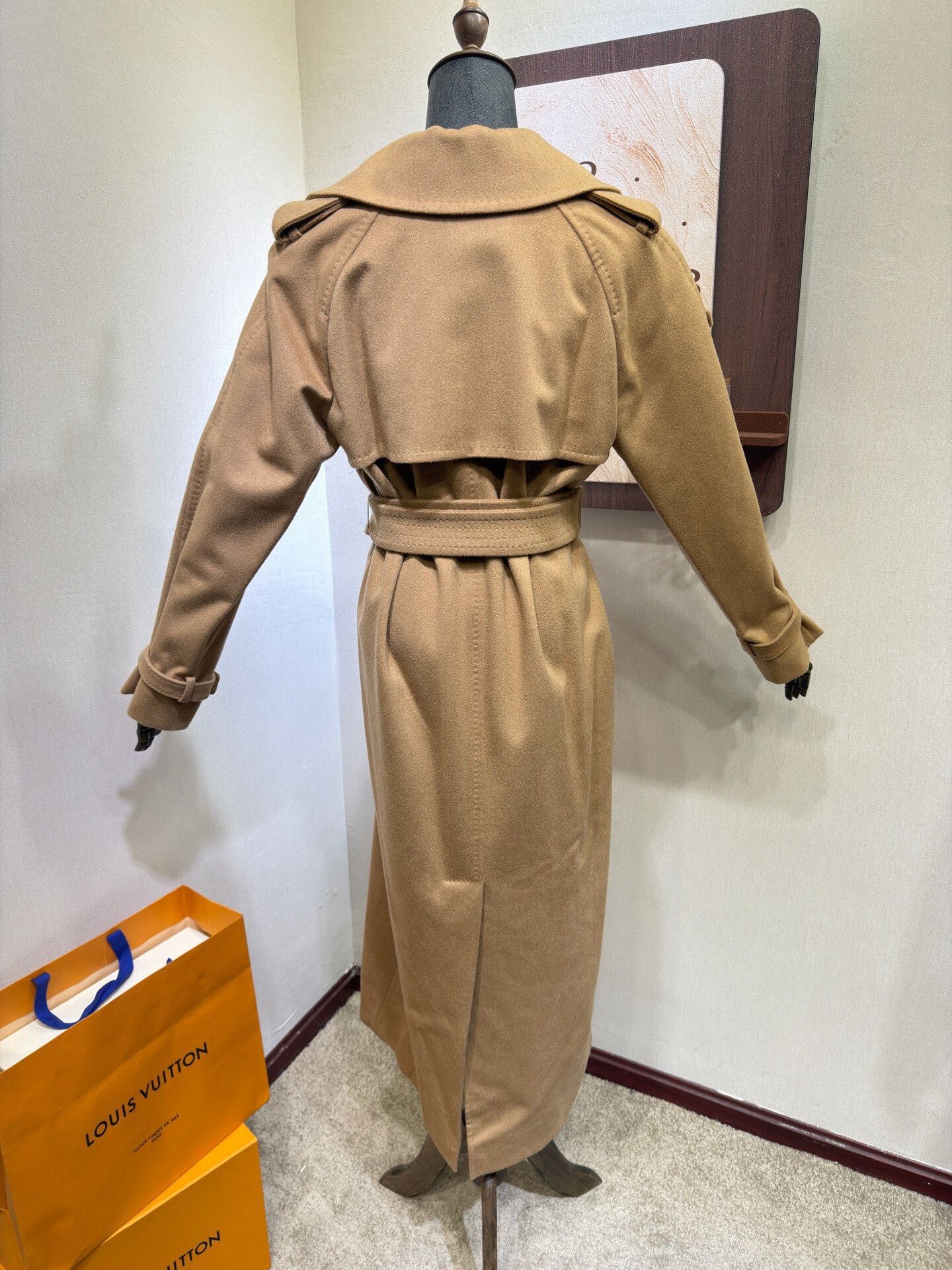 Max Mara Maxmara Camel Double-Breasted Wool Coat Size M / US 6-8 / IT 42-44 - 2 Thumbnail