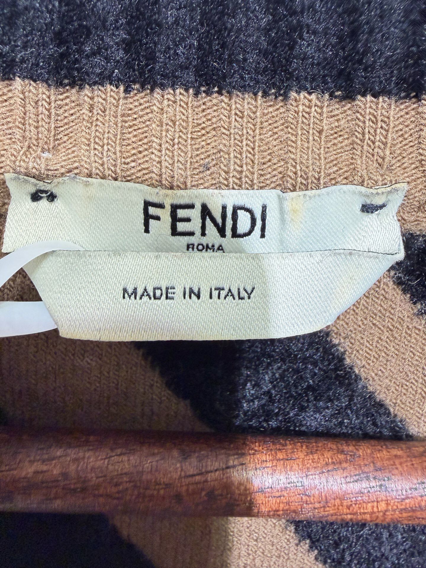 Fendi Fendi Monogram V-Neck Knit Sweater Size S / US 4 / IT 40 - 6 Thumbnail