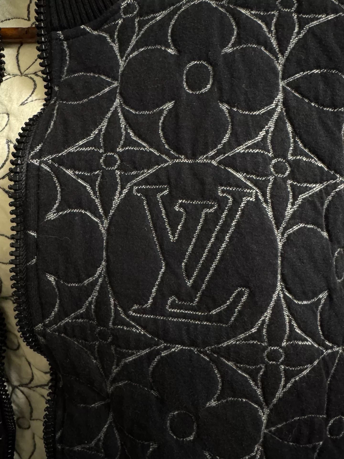 Louis Vuitton Louis Vuitton Floral Embroidered Quilted Jacket Size S / US 4 / IT 40 - 6 Thumbnail