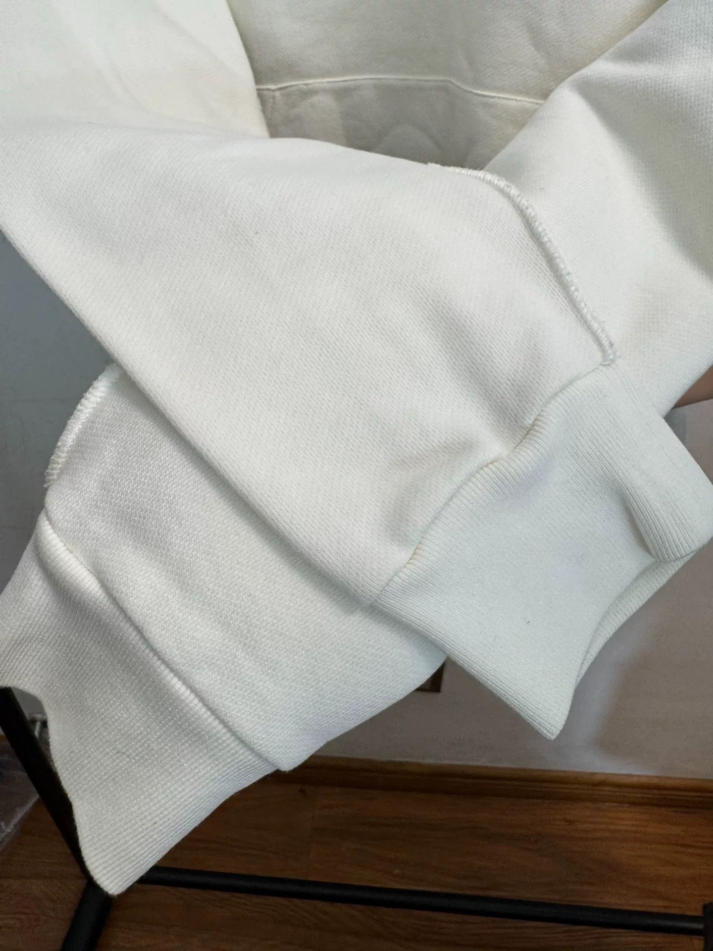 Louis Vuitton Louis Vuitton White Hooded Sweatshirt Size S Size S / US 4 / IT 40 - 6 Thumbnail