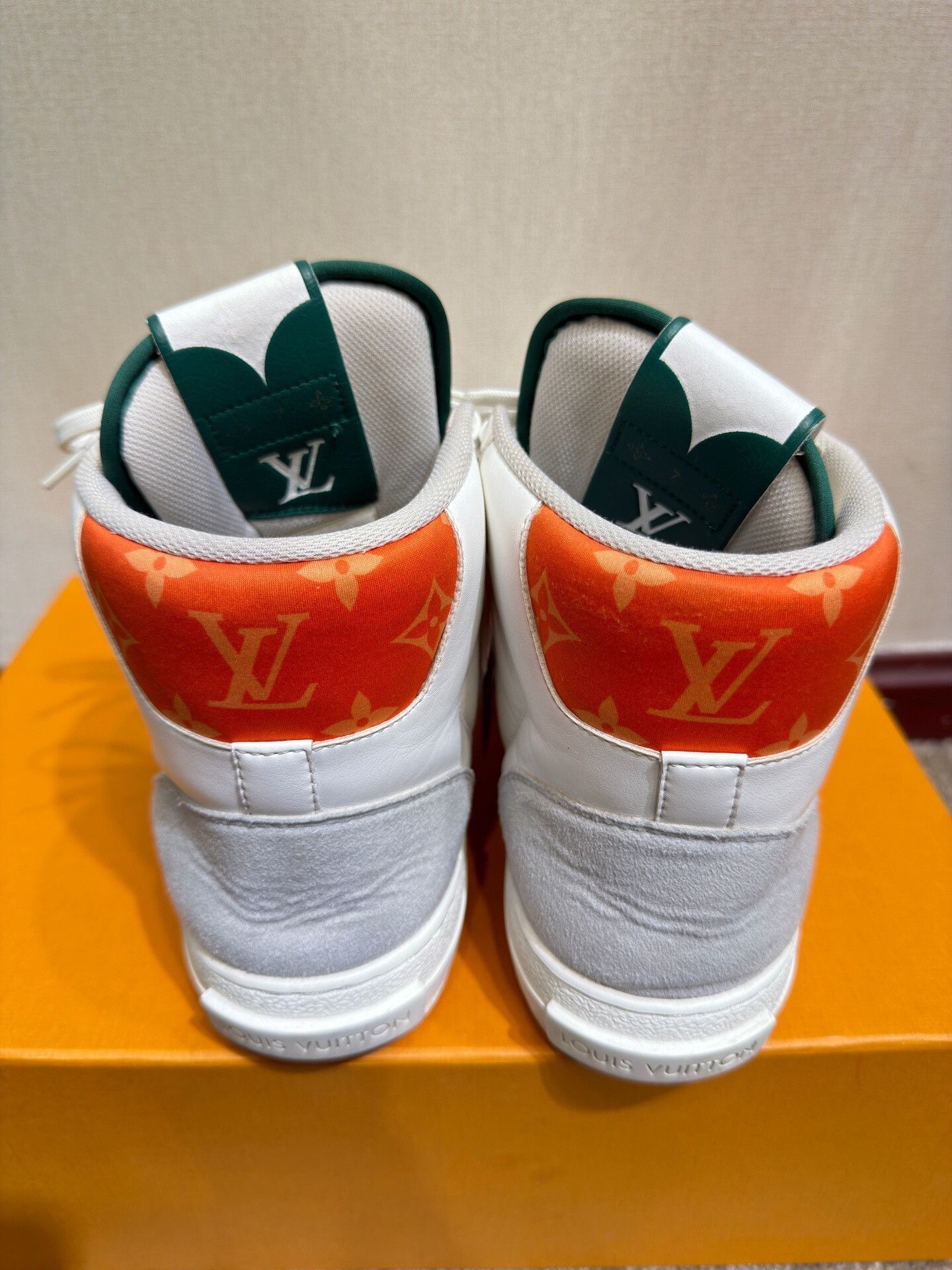 Louis Vuitton Louis Vuitton High-Top Sneakers in White Green Size US 8 / EU 41 - 4 Thumbnail