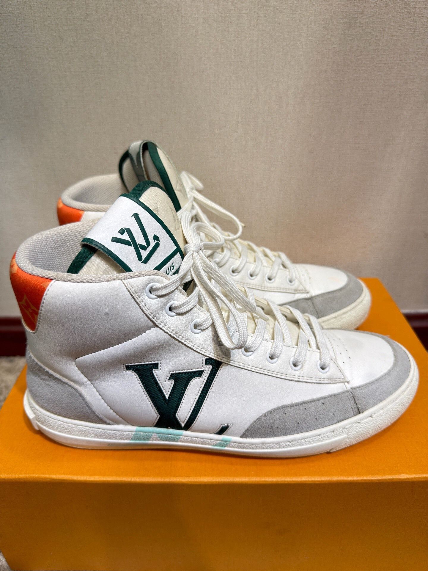 Louis Vuitton Louis Vuitton High-Top Sneakers in White Green Size US 8 / EU 41 - 2 Thumbnail