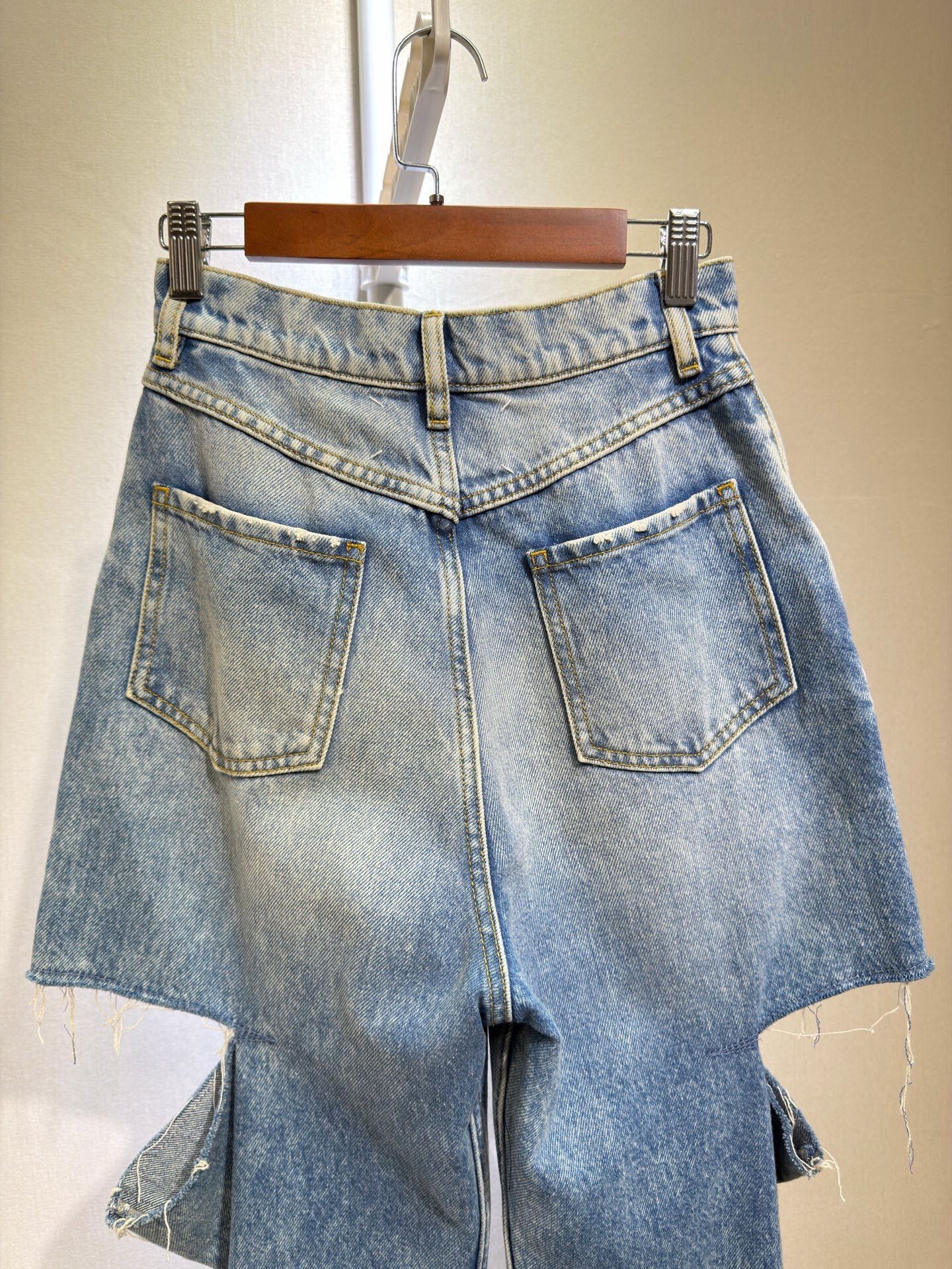 Maison Margiela Maison Margiela Distressed Denim Pants Size 36 Size US 36 / EU 52 - 4 Thumbnail