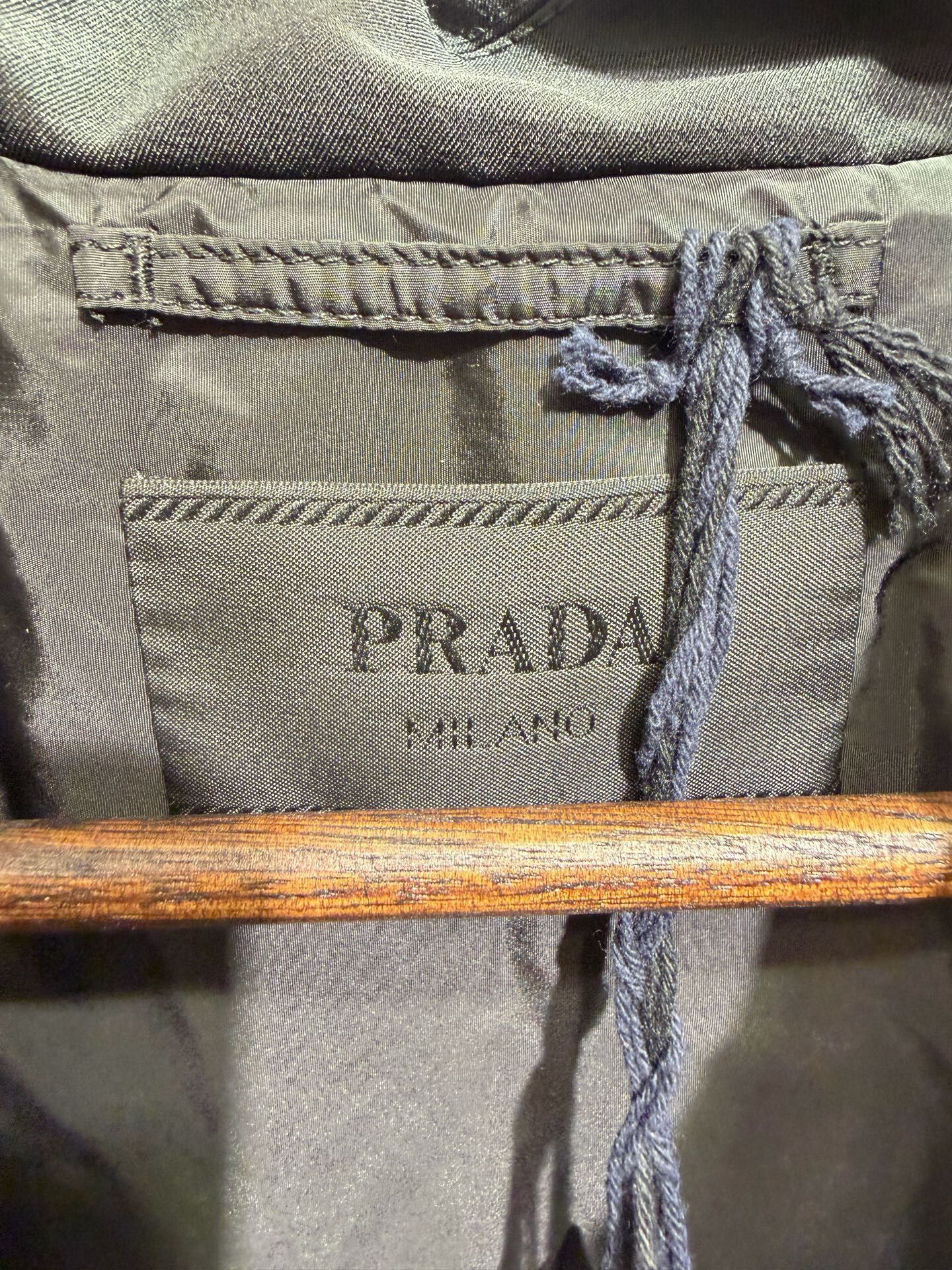 Prada Prada Enamel Triangle Lightweight Cotton Jacket Size US L / EU 52-54 / 3 - 5 Thumbnail