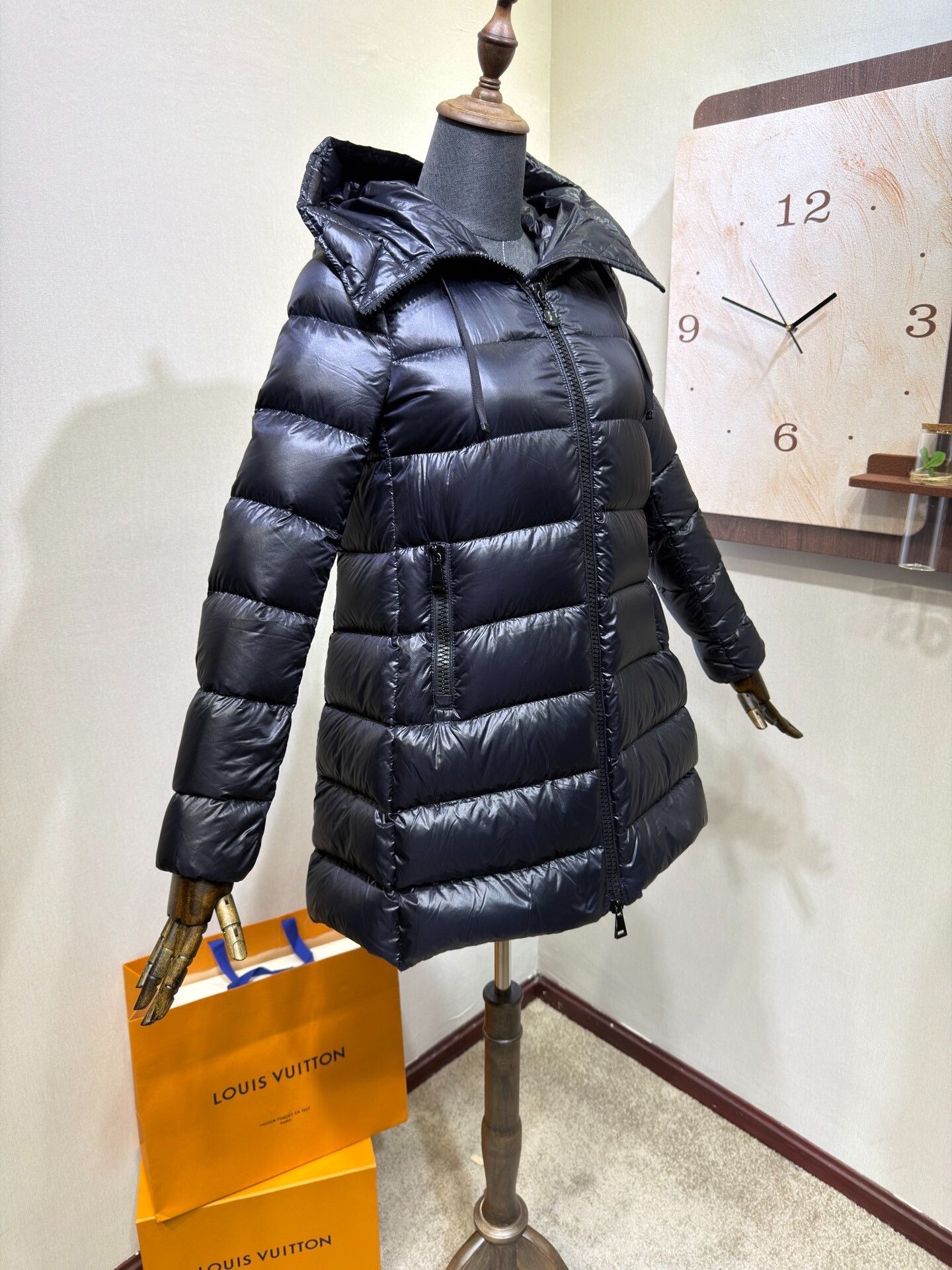 Moncler Moncler Suyen Black Down Jacket Size 0 Size XS / US 0-2 / IT 36-38 - 2 Thumbnail