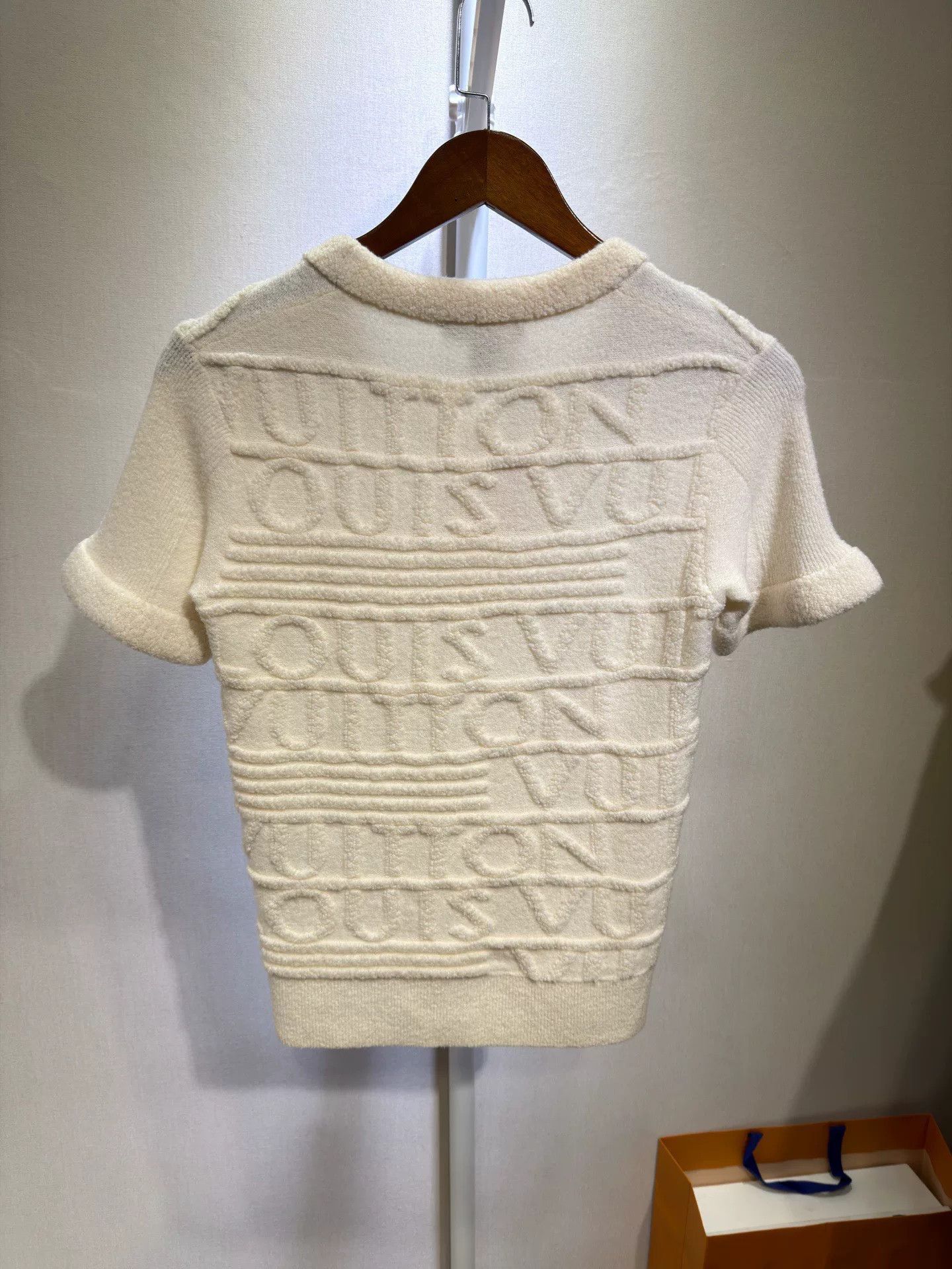Louis Vuitton Louis Vuitton Beige Towel T-Shirt Size S Size S / US 4 / IT 40 - 2 Thumbnail
