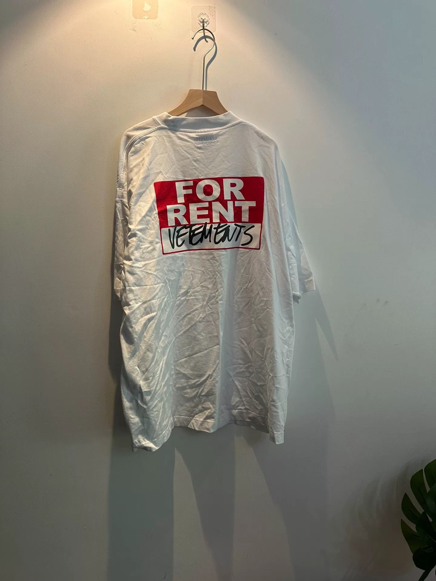 Vetements Vetements Graphic Print T-Shirt Size US XS / EU 42 / 0 - 2 Thumbnail