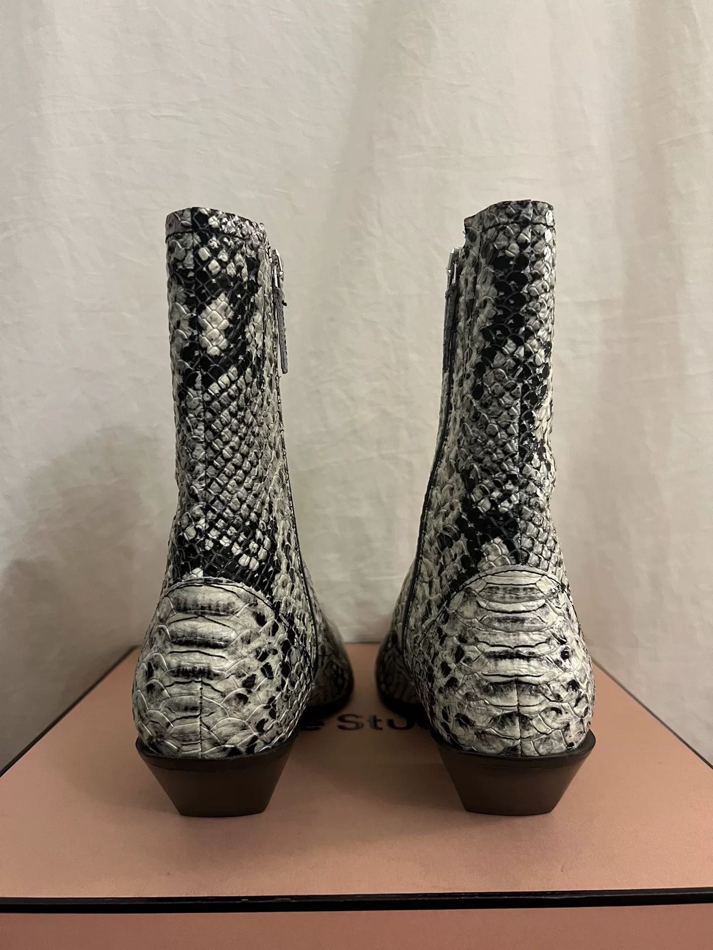 Acne Studios Acne Studios White Snakeskin Chelsea Boots Size US 7 / IT 37 - 4 Thumbnail