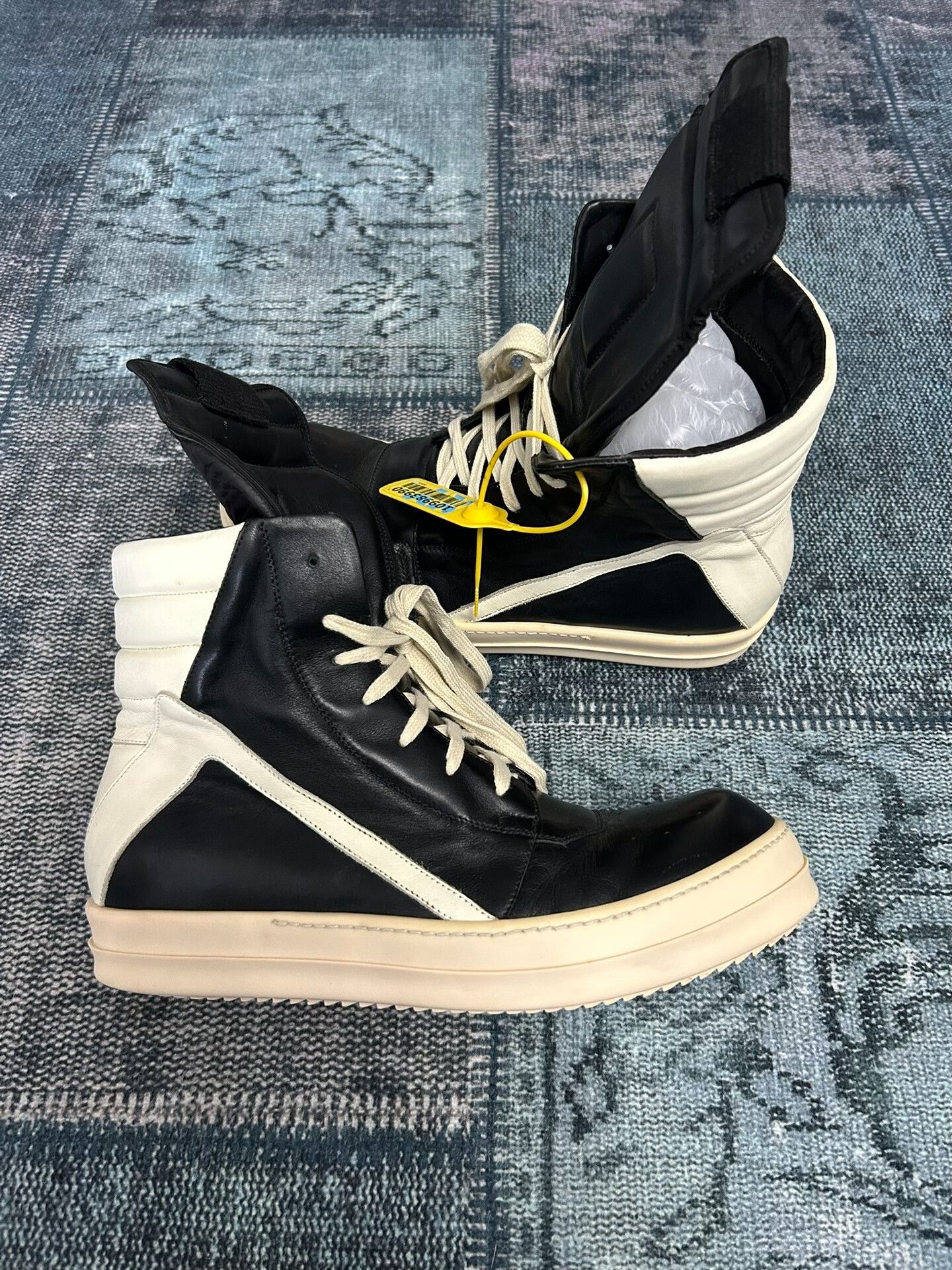 Rick Owens Rick Owens Triangle Sneakers Size 43.5 Size US 10.5 / EU 43-44 - 2 Thumbnail