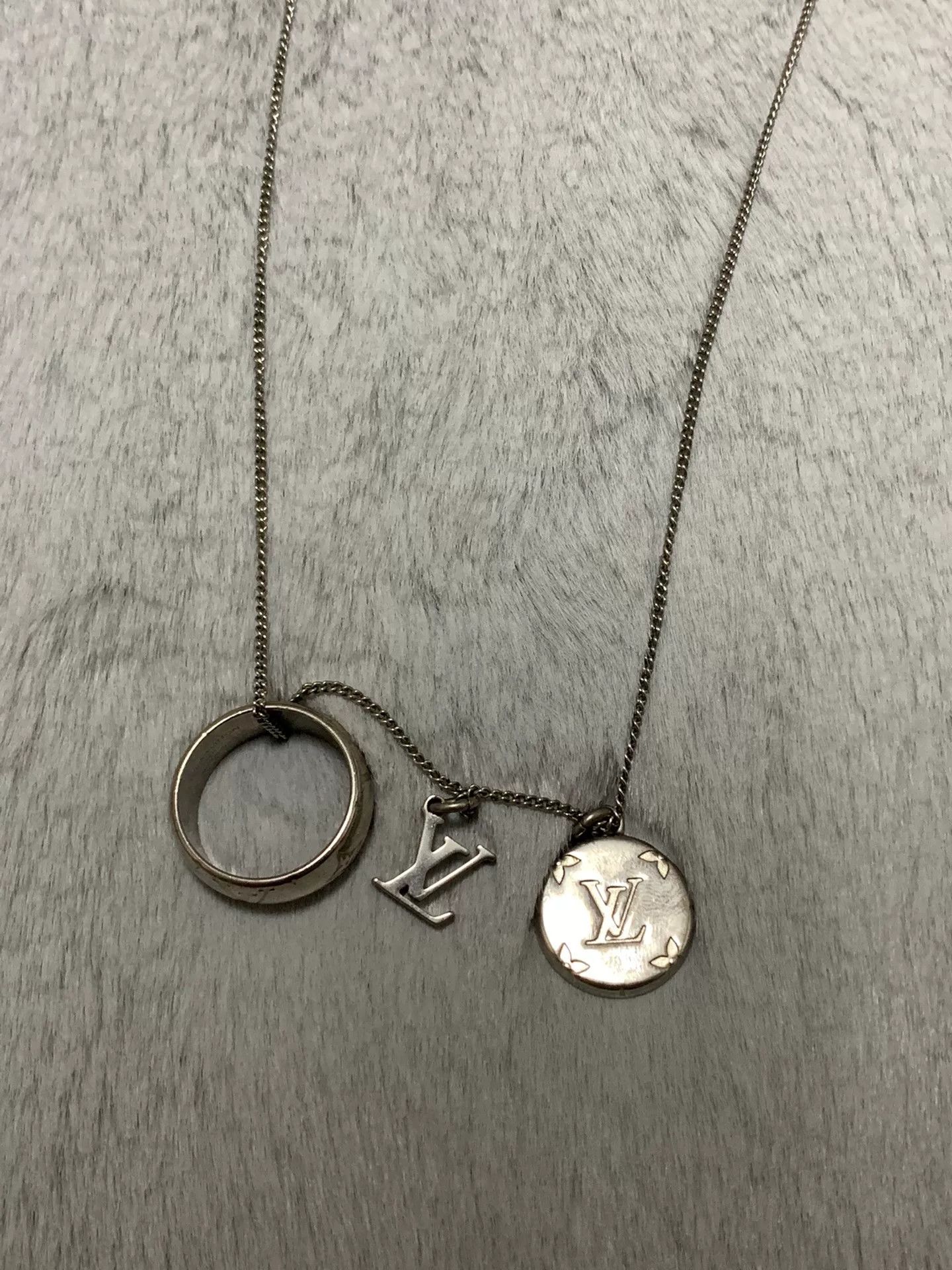 Louis Vuitton Louis Vuitton Monogram Pendant Necklace Size ONE SIZE - 2 Thumbnail