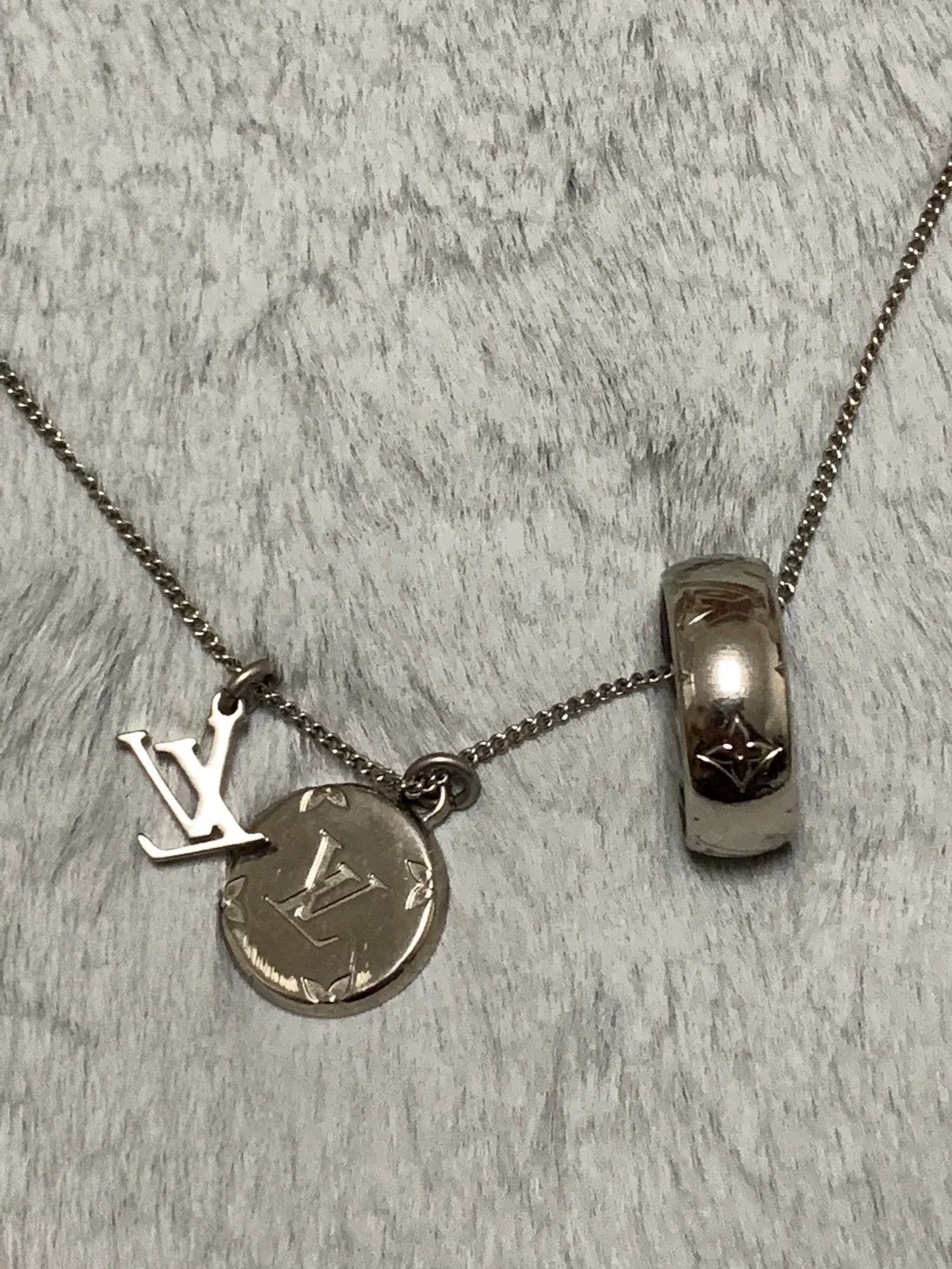 Louis Vuitton Louis Vuitton Monogram Pendant Necklace Size ONE SIZE - 6 Thumbnail