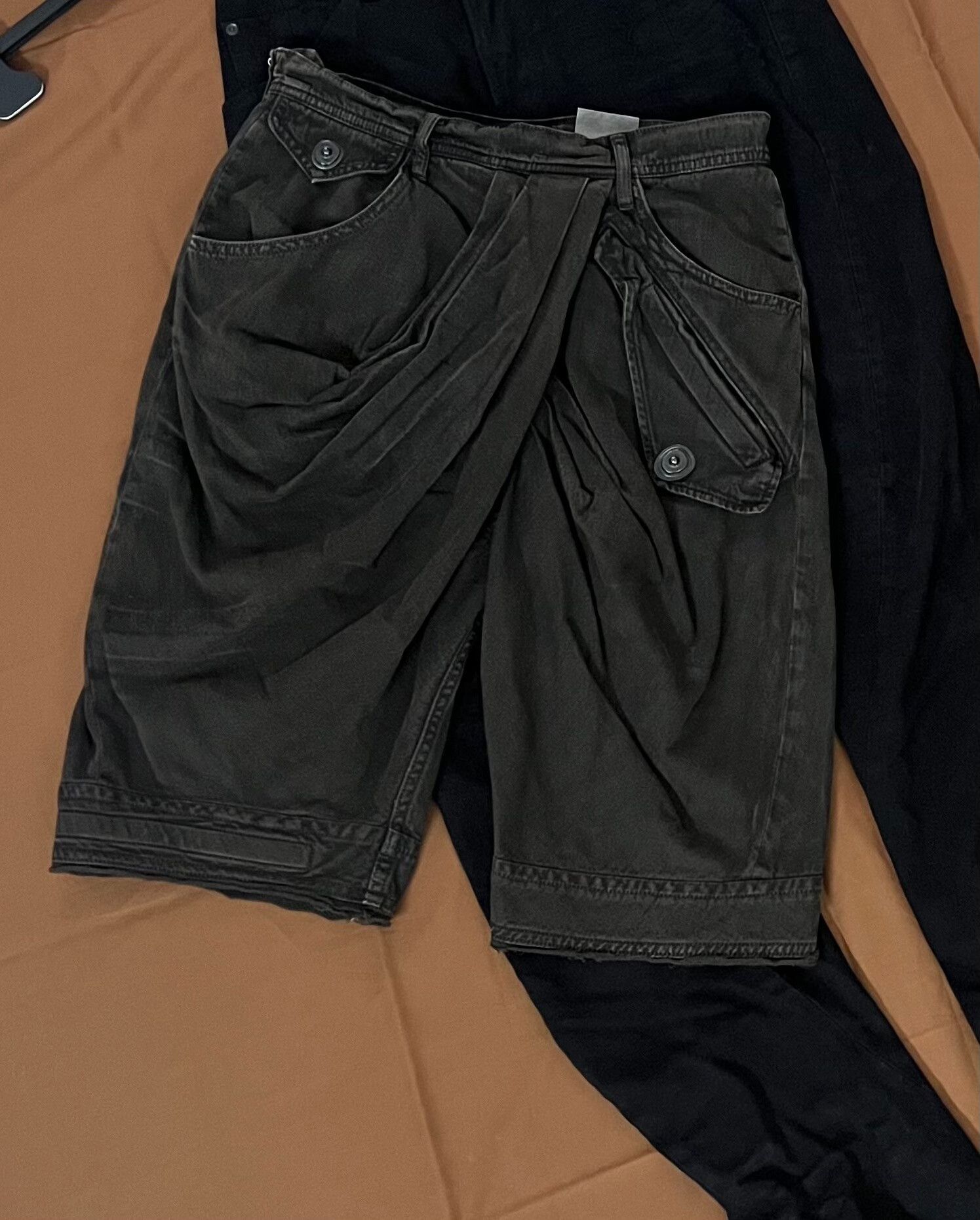 Julius Julius 7 Distressed Denim Shorts Size US 26 / EU 42 - 2 Thumbnail