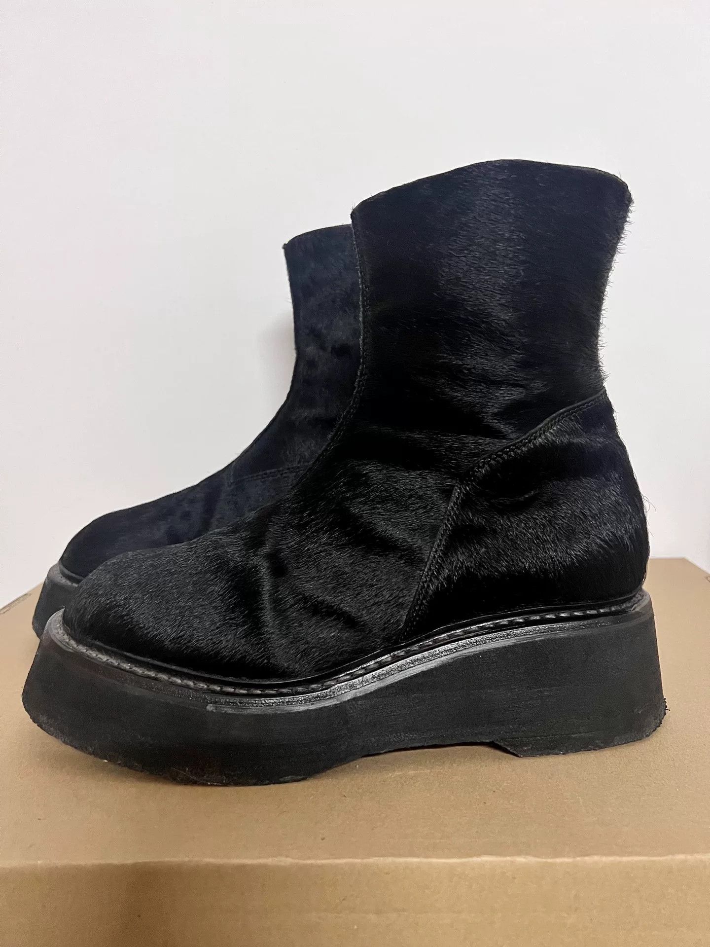 Julius Julius 7 High-Top Black Fur Boots Size US 7 / EU 40 - 2 Thumbnail