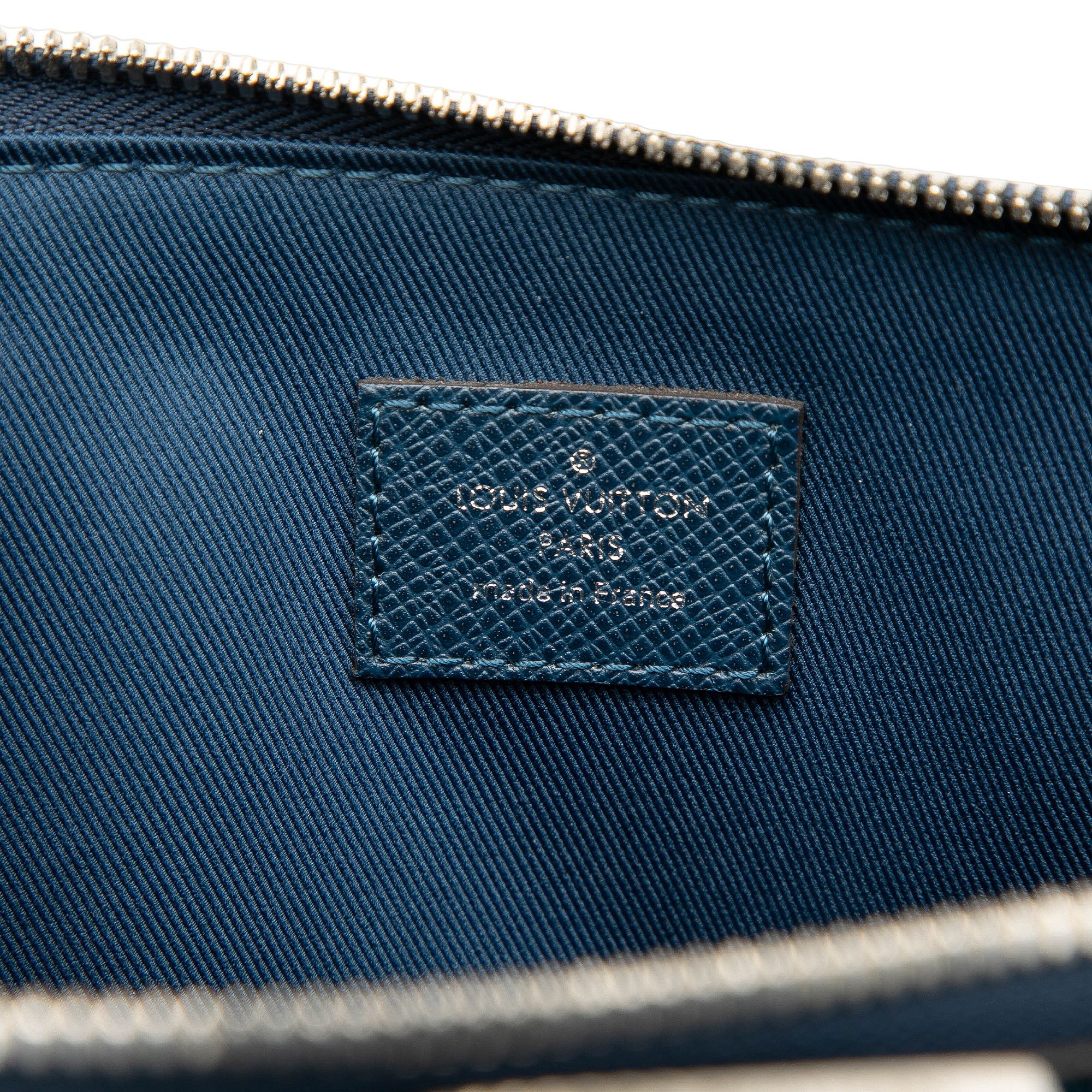 Louis Vuitton Louis Vuitton Taiga Anton Tote Size ONE SIZE - 5 Thumbnail