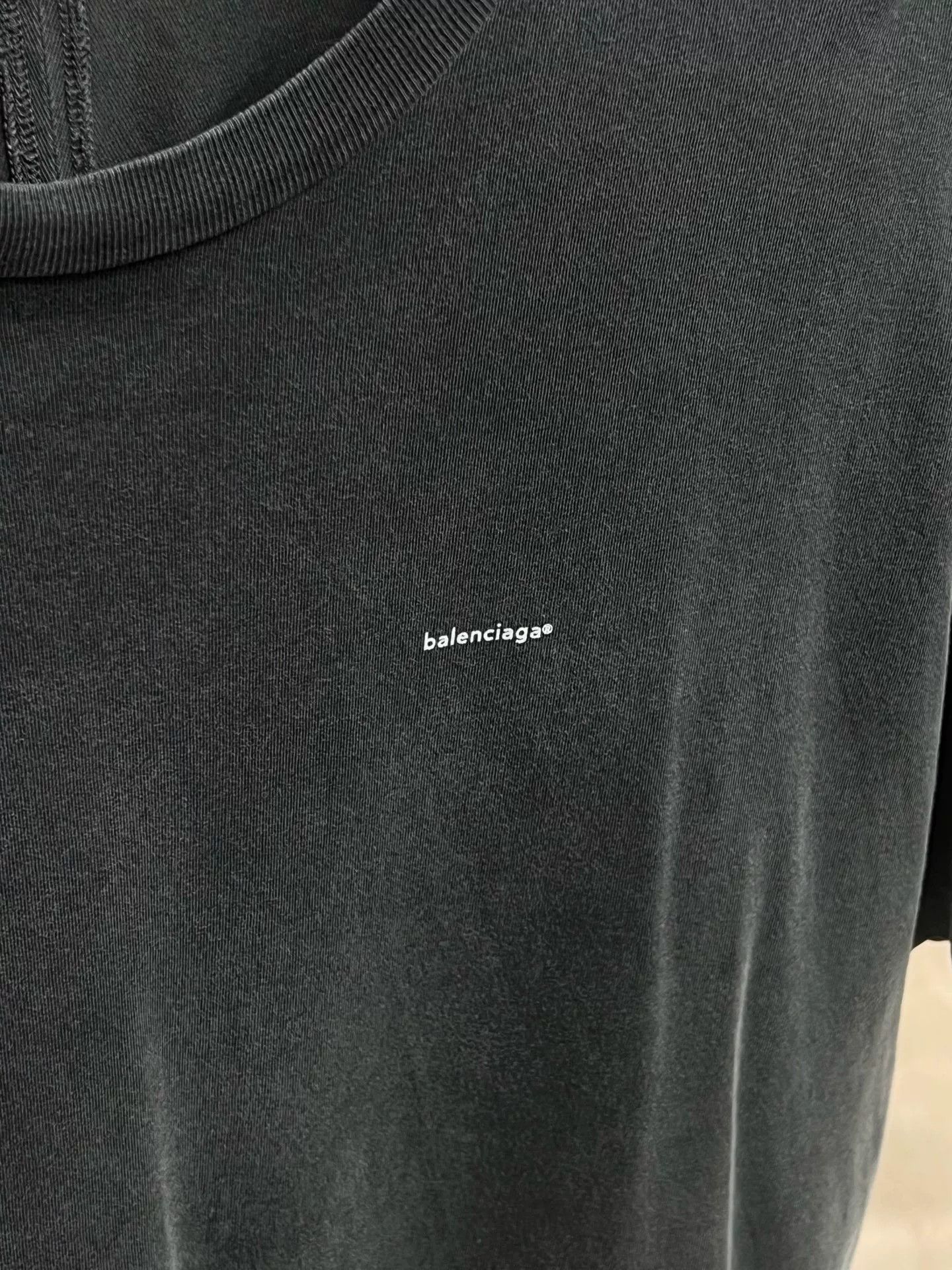Balenciaga Balenciaga Gray Logo Short Sleeve T-Shirt Size US S / EU 44-46 / 1 - 3 Thumbnail