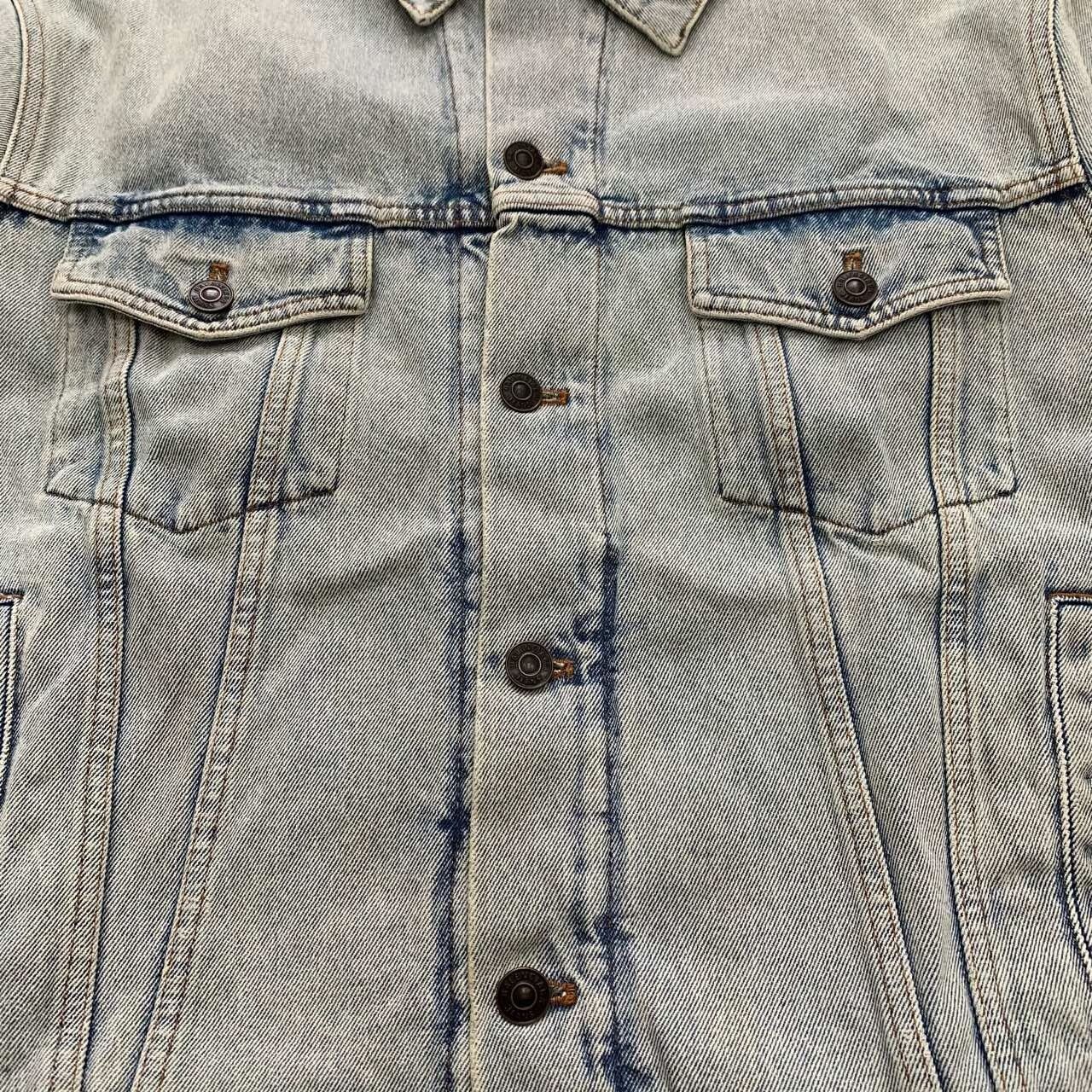Balenciaga Balenciaga Distressed Denim Jacket with Logo Size US S / EU 44-46 / 1 - 7 Thumbnail