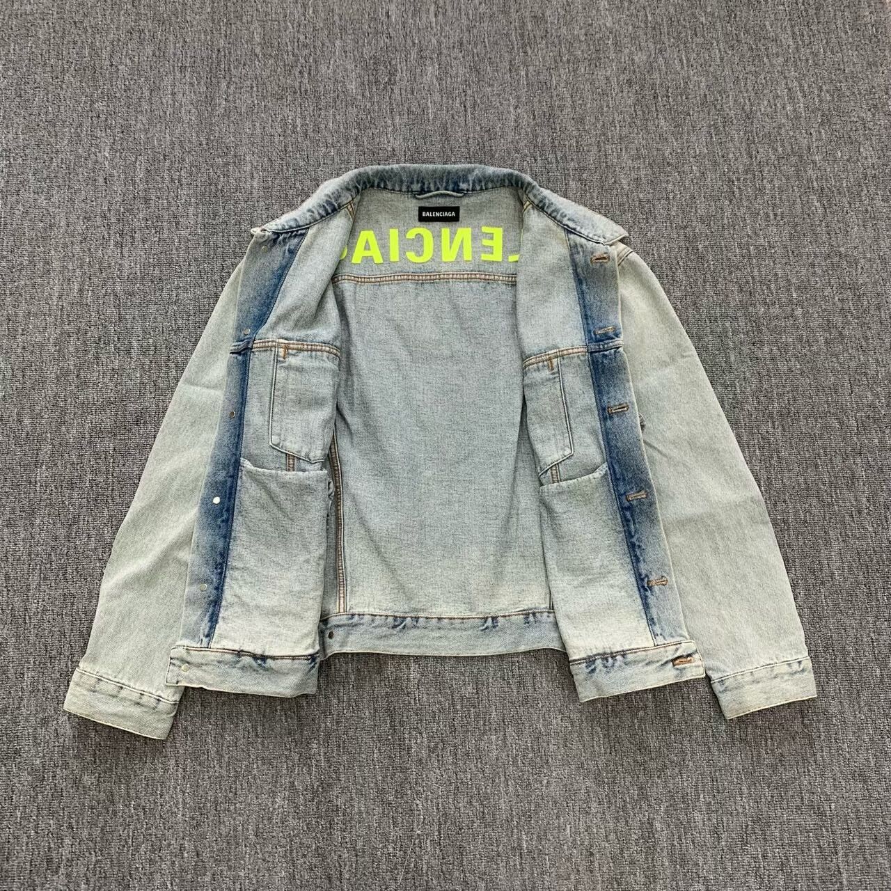 Balenciaga Balenciaga Distressed Denim Jacket with Logo Size US S / EU 44-46 / 1 - 6 Thumbnail