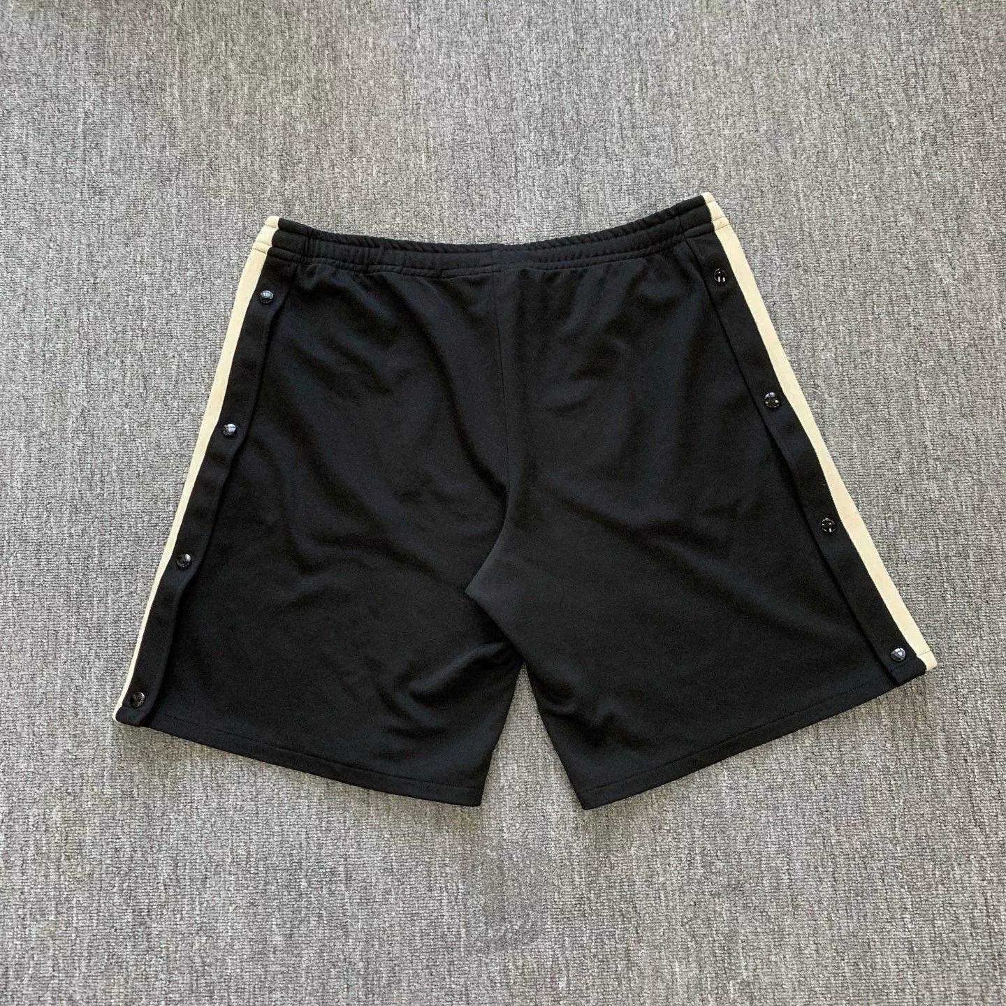 Gucci Gucci Logo Side Button Shorts Size US 34 / EU 50 - 2 Thumbnail