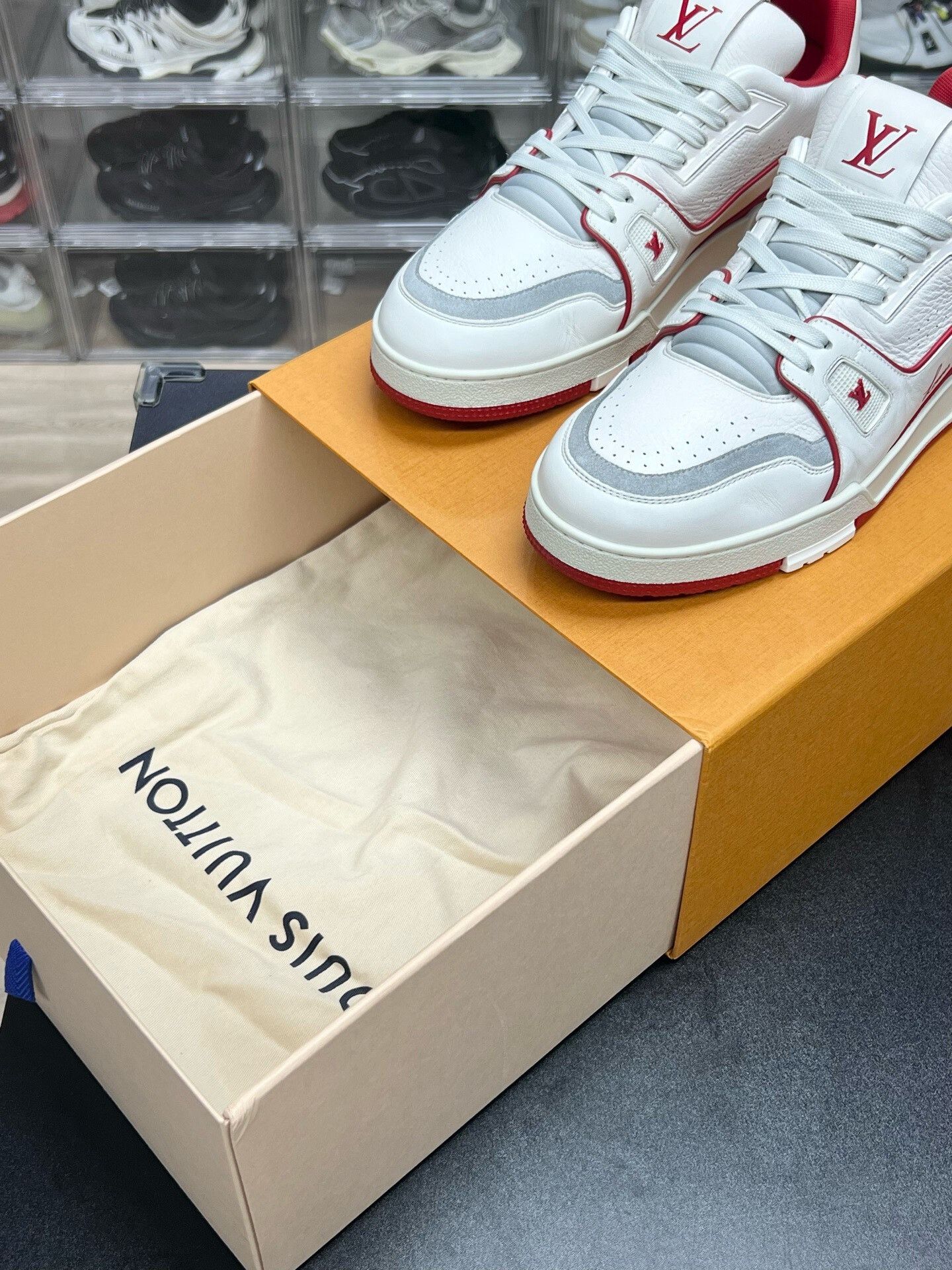 Louis Vuitton LV Trainer White Red Sneakers UK9 Size US 11 / EU 44 - 9 Thumbnail