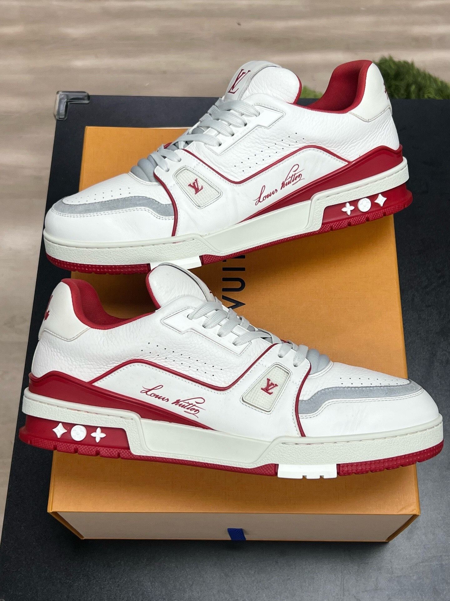 Louis Vuitton LV Trainer White Red Sneakers UK9 Size US 11 / EU 44 - 5 Thumbnail