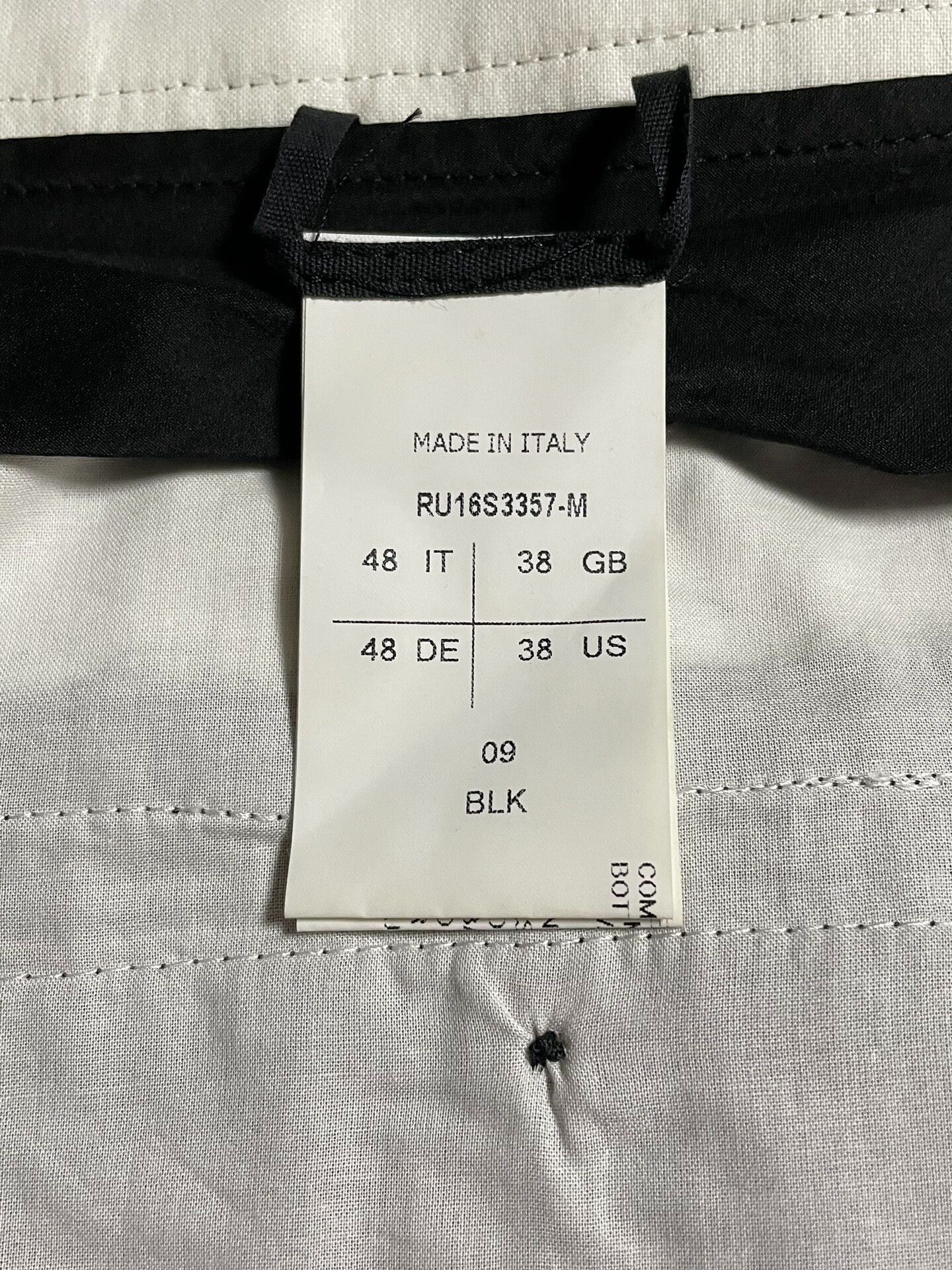 Rick Owens Rick Owens RO Asymmetrical Shorts Size US 32 / EU 48 - 4 Thumbnail