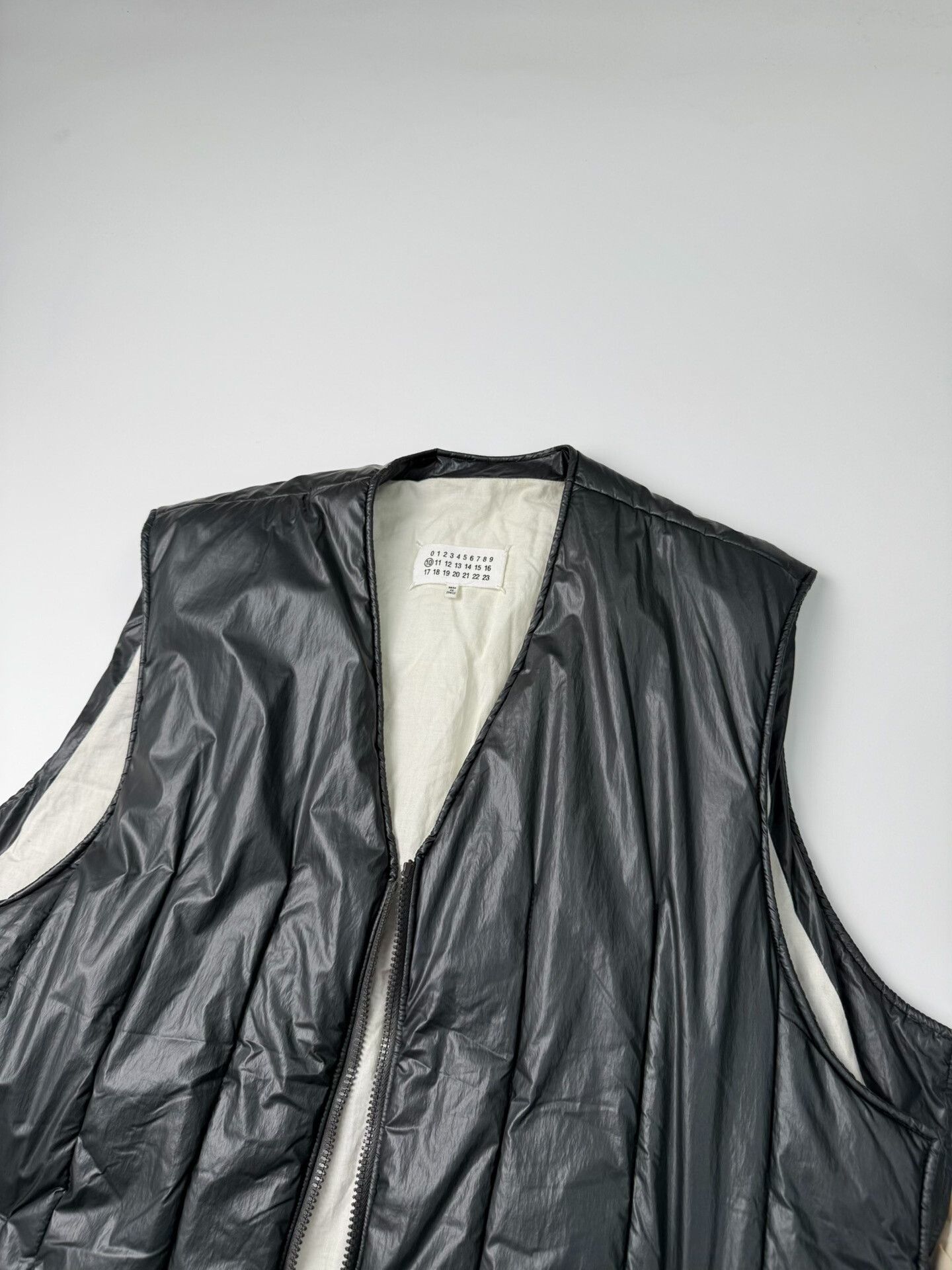 Maison Margiela Maison Margiela Black Puffer Vest Size US S / EU 44-46 / 1 - 3 Thumbnail