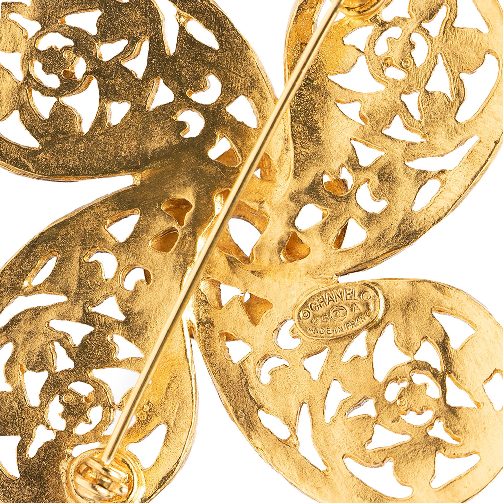 Chanel Chanel Gold Plated CC Fretwork Clover Brooch Size ONE SIZE - 3 Thumbnail