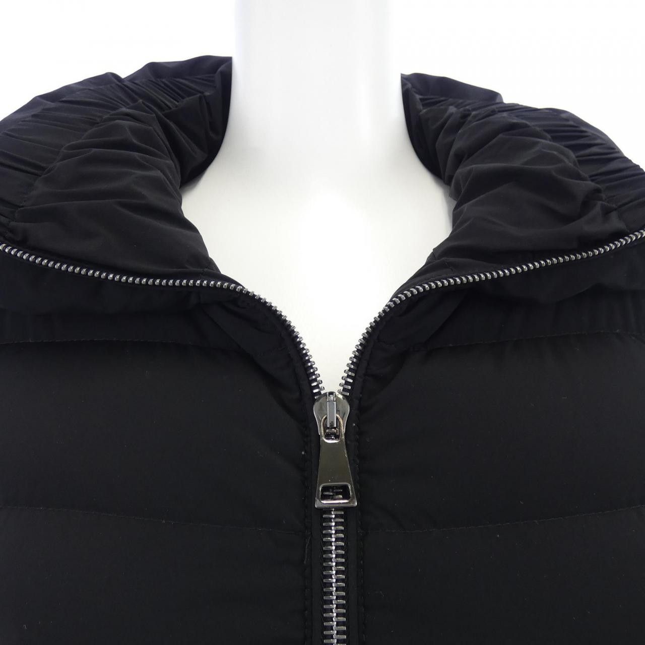 Moncler Moncler Moncler NEVA Down Jacket Textile Outerwear NEVA DUTY FREE for USA Size ONE SIZE - 6 Thumbnail