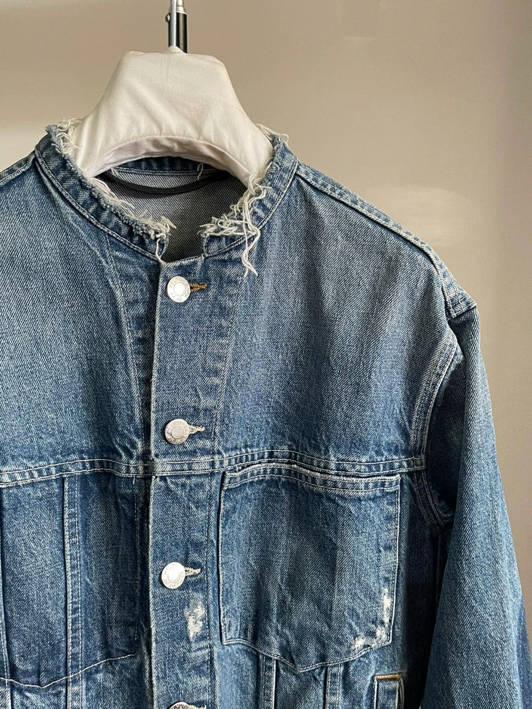 Helmut Lang Helmut Lang Distressed Denim Jacket Size US XS / EU 42 / 0 - 3 Thumbnail
