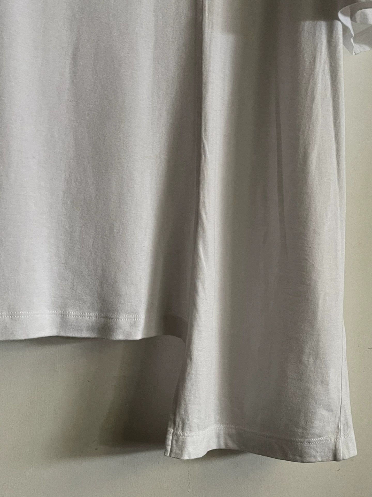 Maison Margiela Maison Martin Margiela Asymmetrical Short Sleeve Tee Size US S / EU 44-46 / 1 - 6 Thumbnail