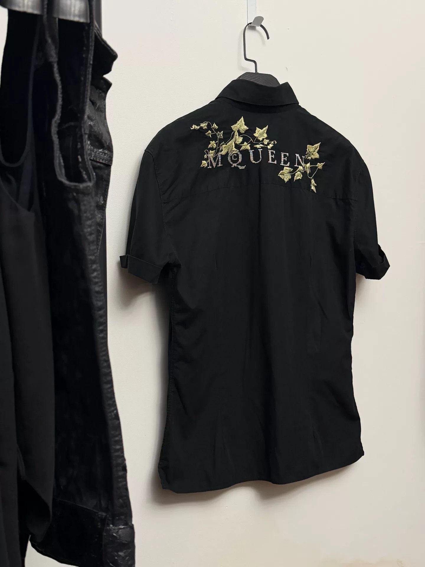 Alexander McQueen Alexander McQueen Floral Embroidered Shirt Size US S / EU 44-46 / 1 - 5 Thumbnail