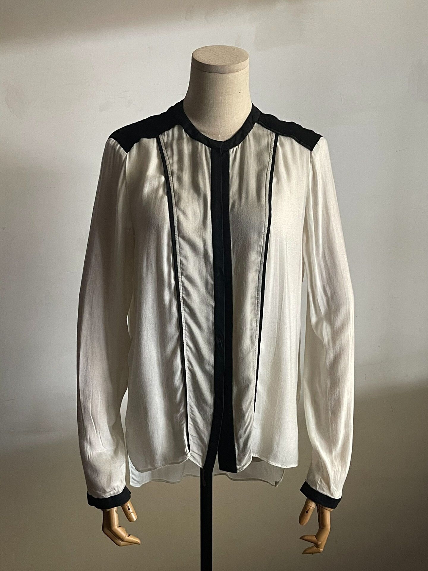 Helmut Lang Helmut Lang Silk Shirt with Contrast Trim Size S / US 4 / IT 40 - 4 Thumbnail