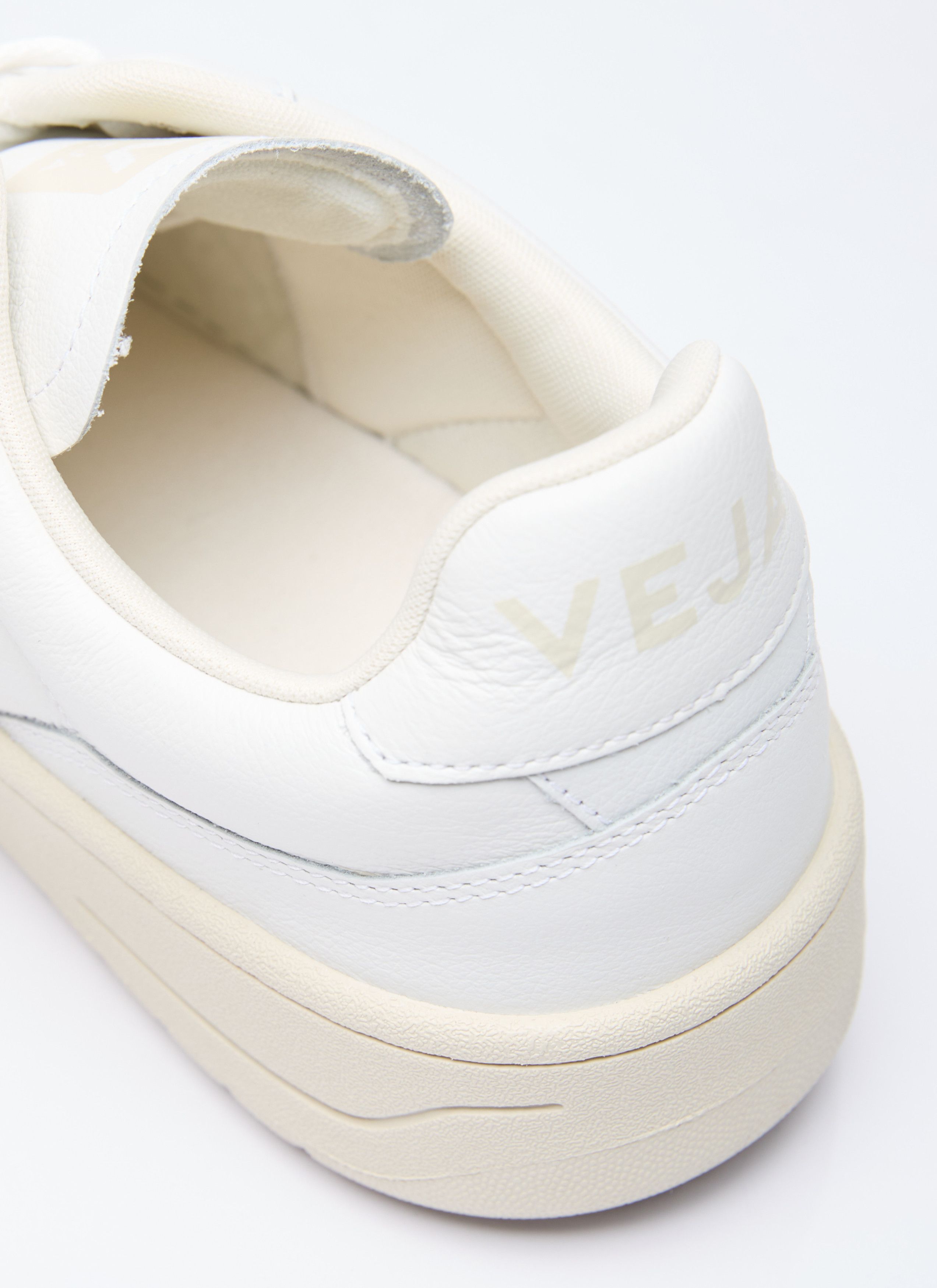 Veja V-90 Leather Sneakers Size US 6 / IT 36 - 2 Thumbnail