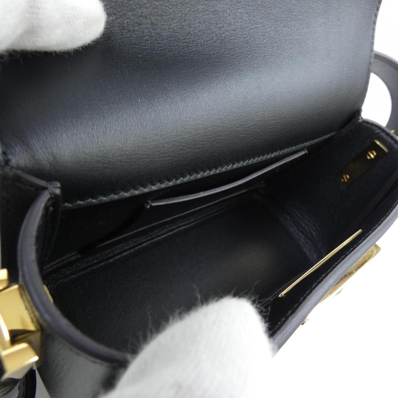 Marni Marni Marni TRUNKAROO P6948 Calfskin Shoulder Bag Leather Crossbody Bag SBMP0193U0 DUTY FREE for USA Size ONE SIZE - 6 Thumbnail