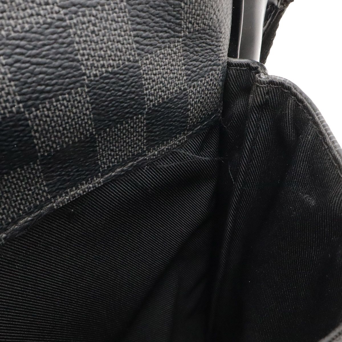 Louis Vuitton Louis Vuitton Louis Vuitton Christopher Damier Graphite Shoulder Bag Textile Crossbody Bag N41500 DUTY FREE for USA Size ONE SIZE - 8 Thumbnail