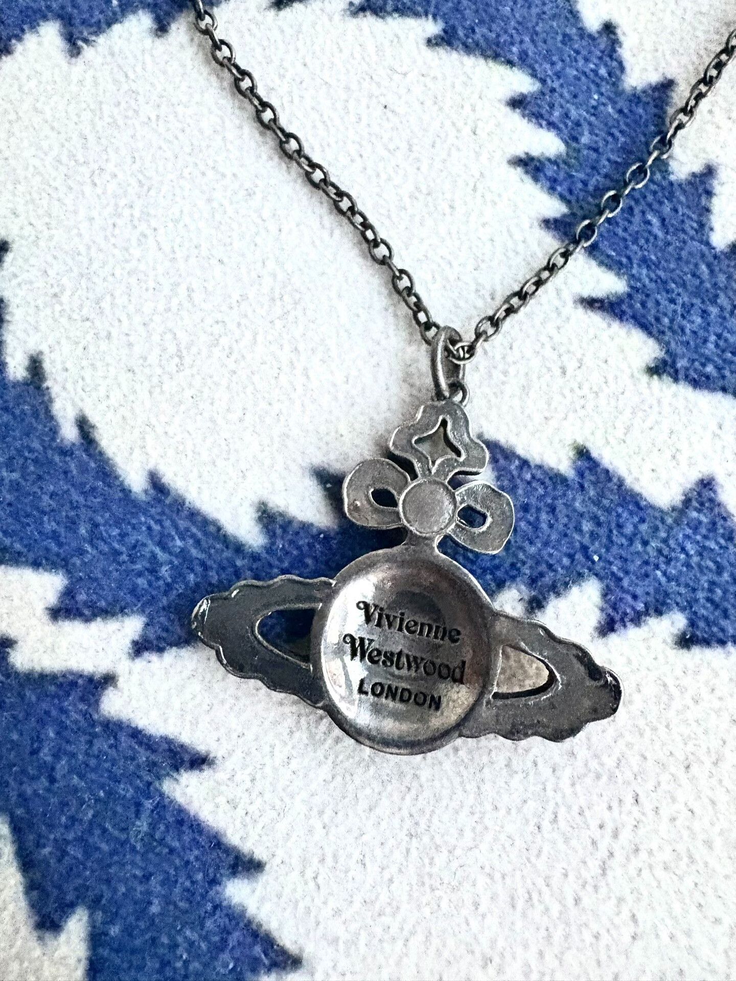 Vivienne Westwood Vivienne Westwood Black Saturn Bow Necklace Size ONE SIZE - 3 Thumbnail