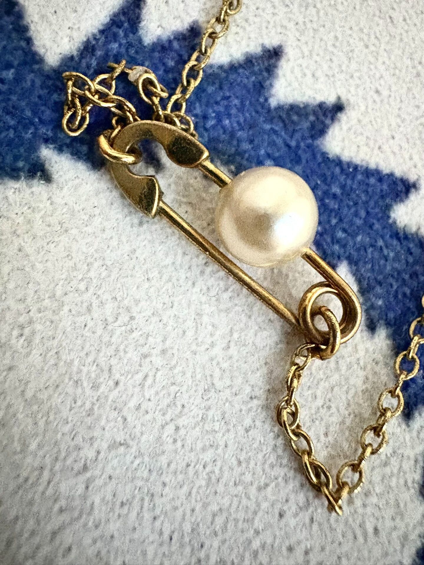 Vivienne Westwood Vivienne Westwood Gold Saturn Brooch Necklace Size ONE SIZE - 2 Thumbnail