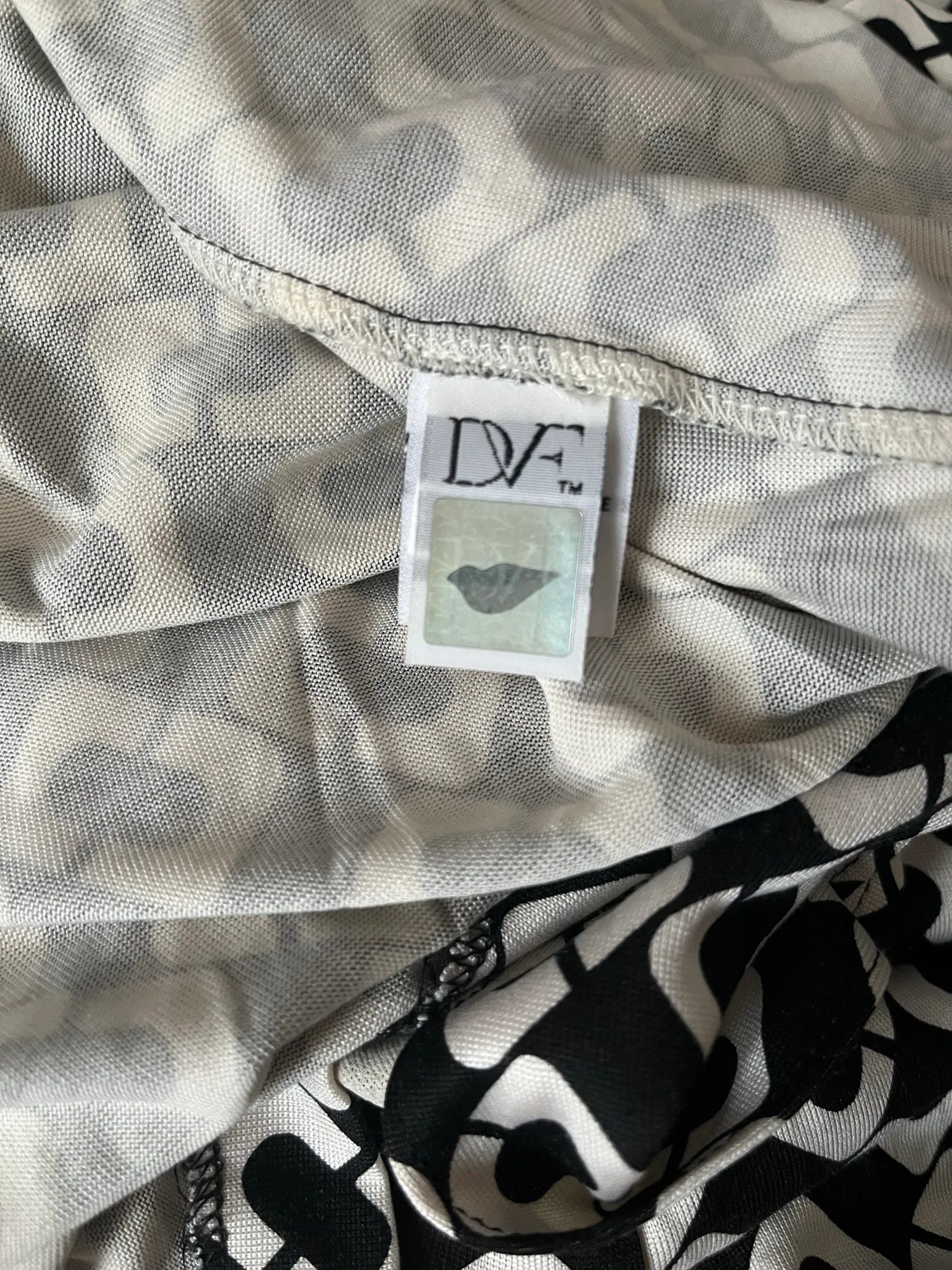 Diane von Furstenberg Diane von Furstenberg New Julian Two Wrap Dress Dress Size S / US 4 / IT 40 - 3 Thumbnail
