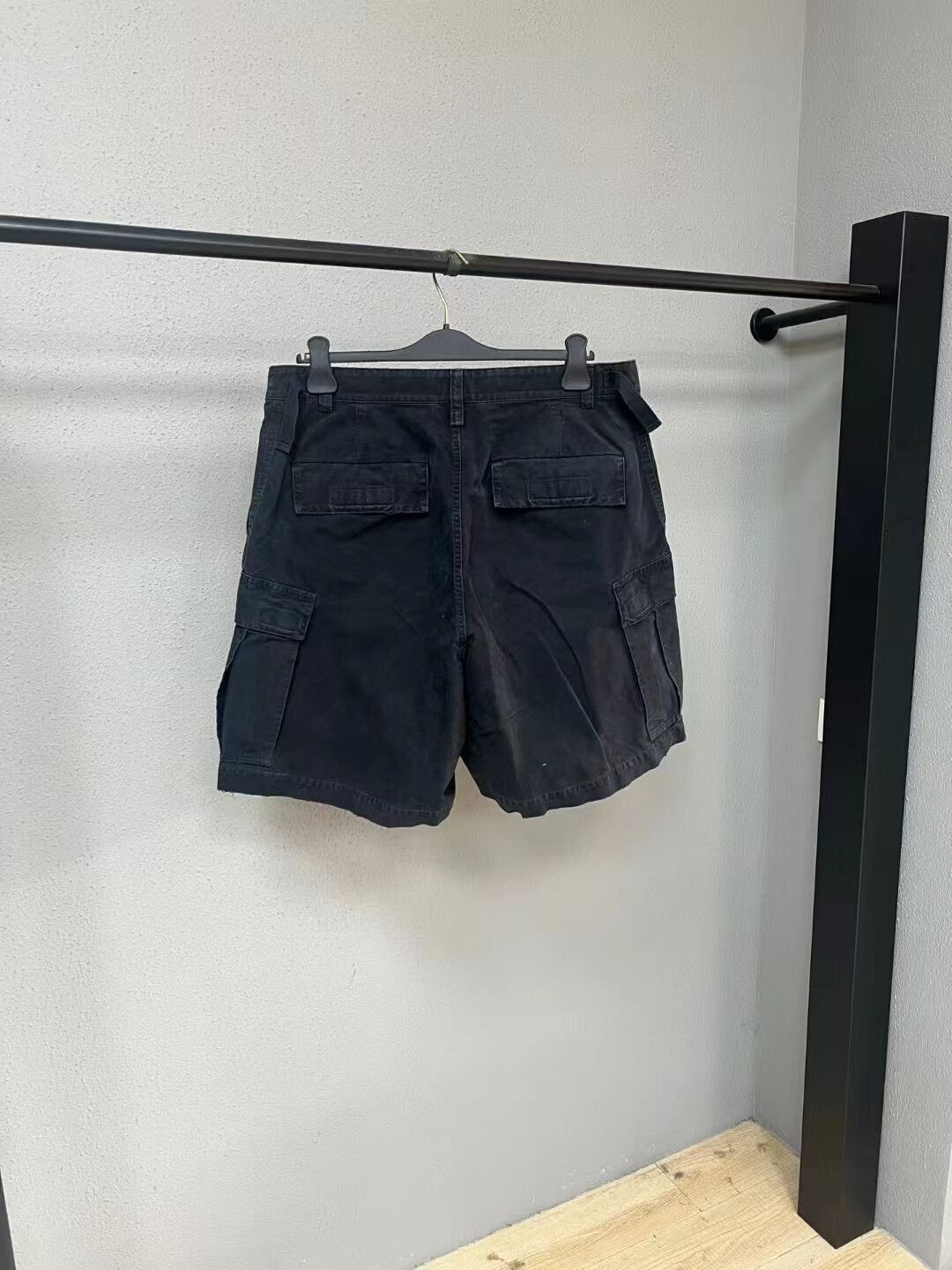 Balenciaga Balenciaga Ink Splash Cargo Shorts Size L Size US 34 / EU 50 - 2 Thumbnail