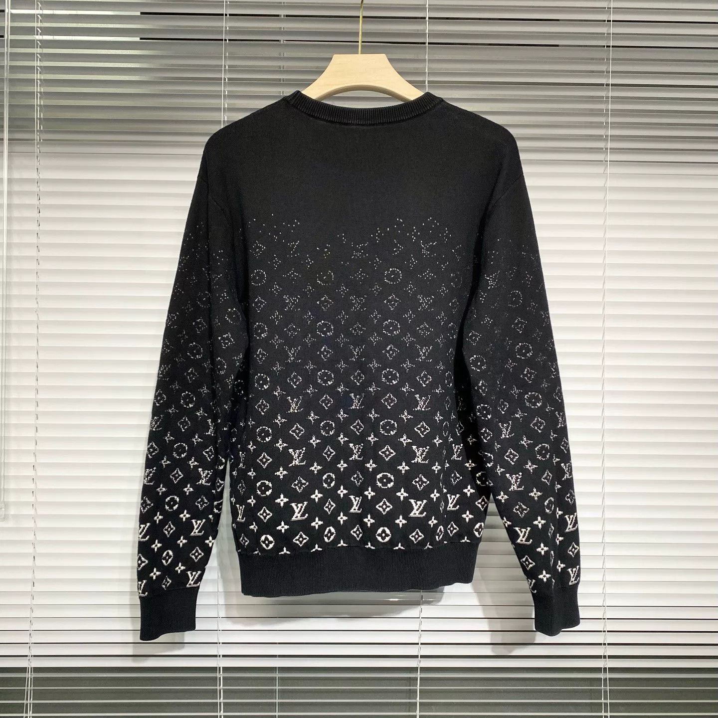 Louis Vuitton louis vuitton knitted black sweater with logo Size US M / EU 48-50 / 2 - 2 Thumbnail