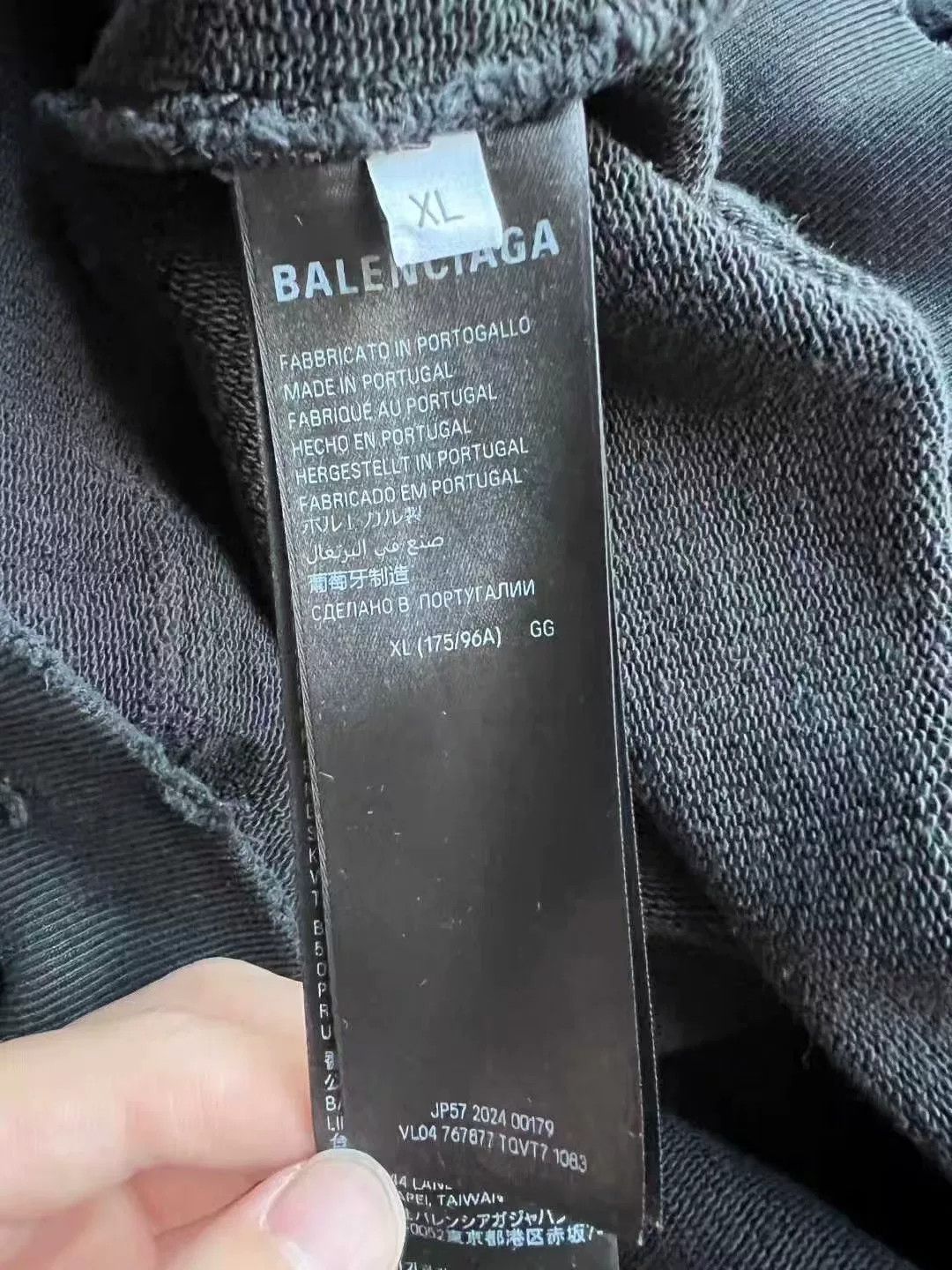 Balenciaga balenciaga 3b paint splash distressed hoodie Size US XL / EU 56 / 4 - 4 Thumbnail