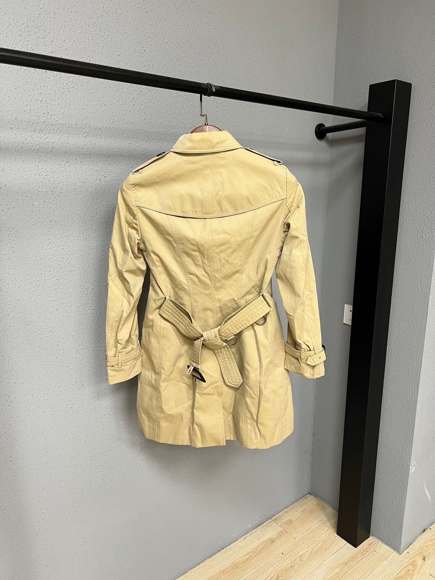 Burberry burberry check trench coat in beige Size M / US 6-8 / IT 42-44 - 2 Thumbnail