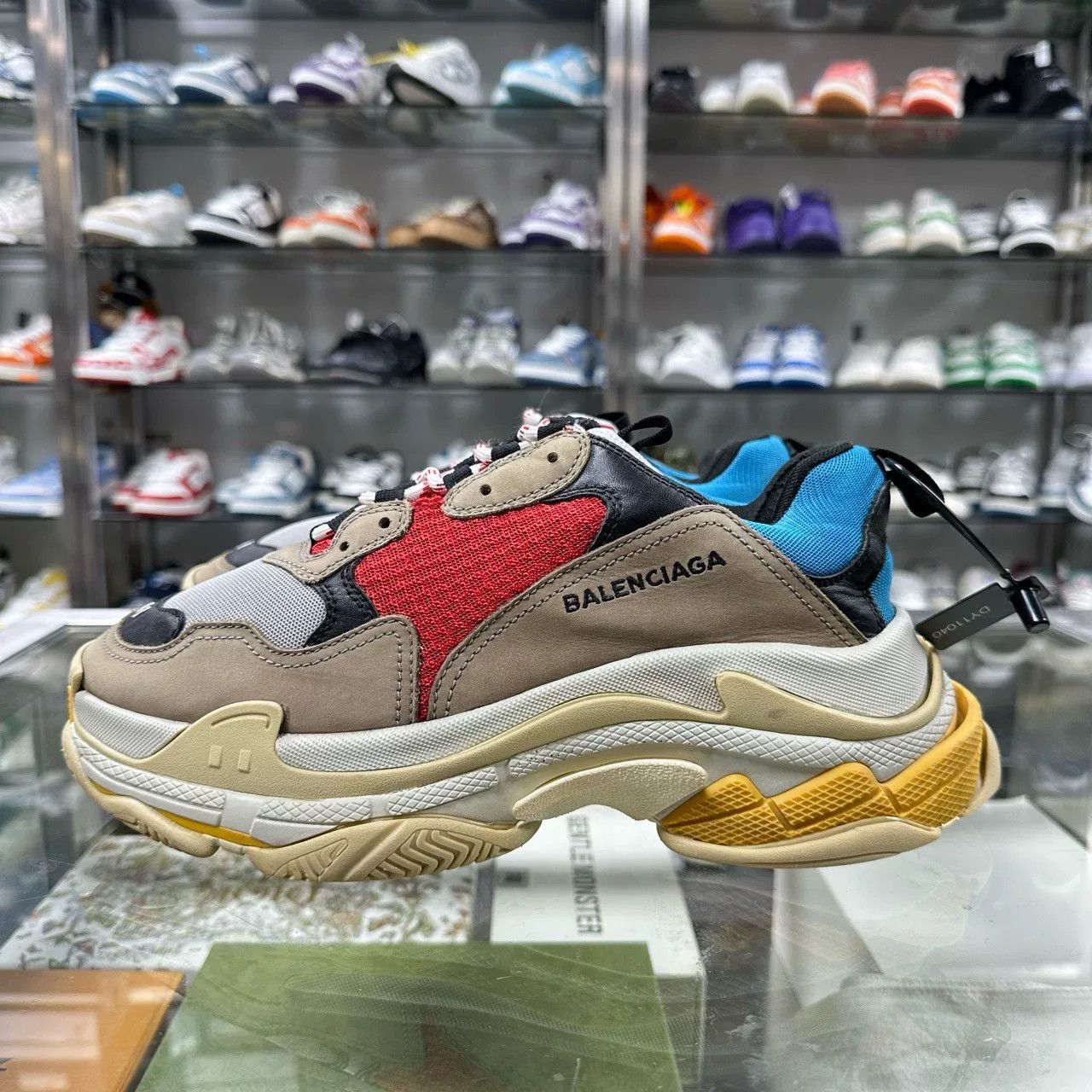 Balenciaga balenciaga triples red blue sneakers size 41 Size US 10.5 / EU 43-44 - 2 Thumbnail