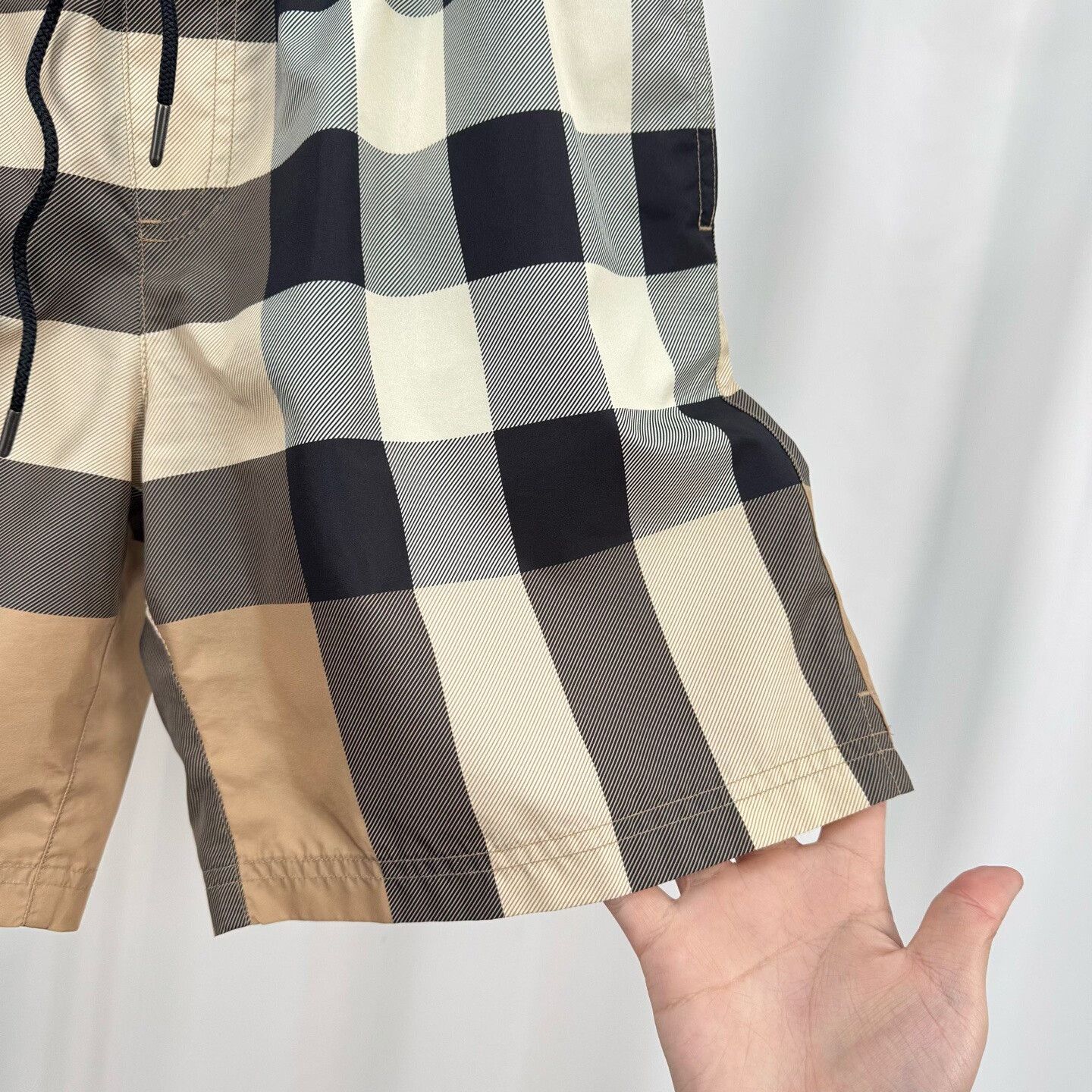 Burberry burberry classic check patterned shorts Size US 32 / EU 48 - 4 Thumbnail