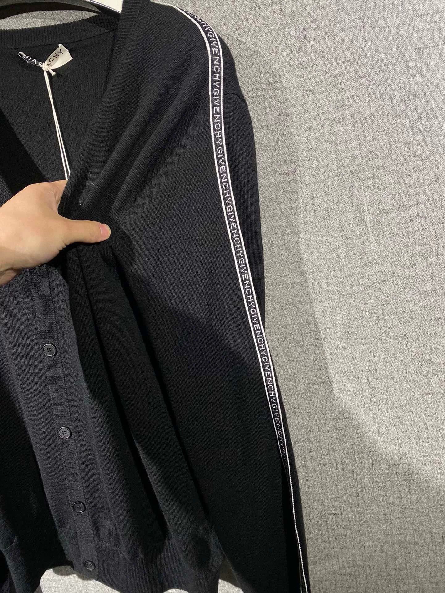 Givenchy Givenchy Black Knit Cardigan, New Condition Size US M / EU 48-50 / 2 - 4 Thumbnail