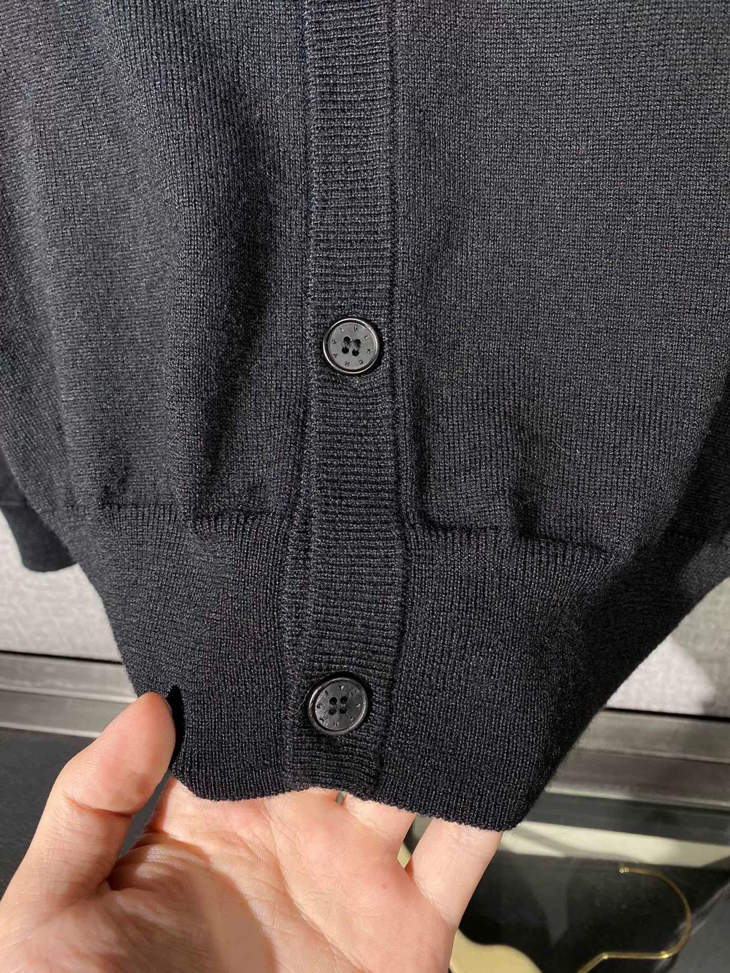 Givenchy Givenchy Black Knit Cardigan, New Condition Size US M / EU 48-50 / 2 - 3 Thumbnail